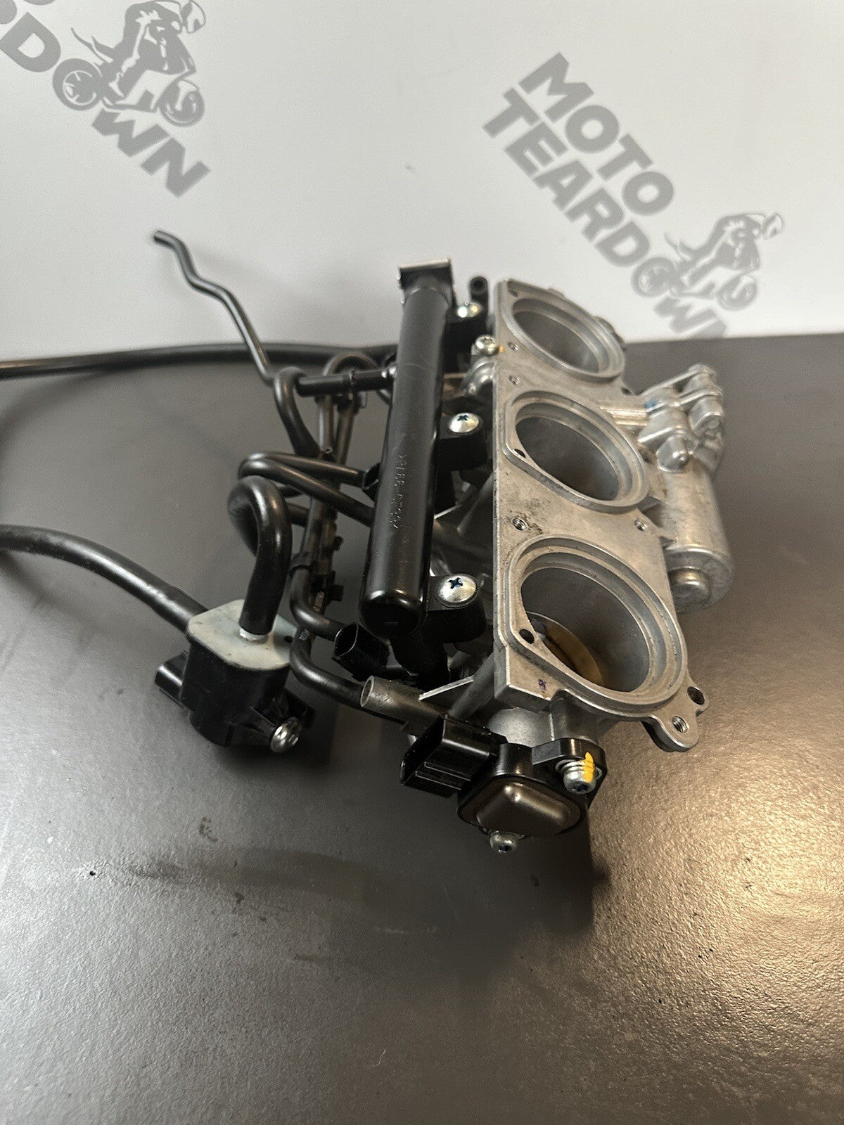 TRIUMPH STREET TRIPLE 765 RS 2017 Throttle Bodies 27,946 M 765RS Throttle Bodies