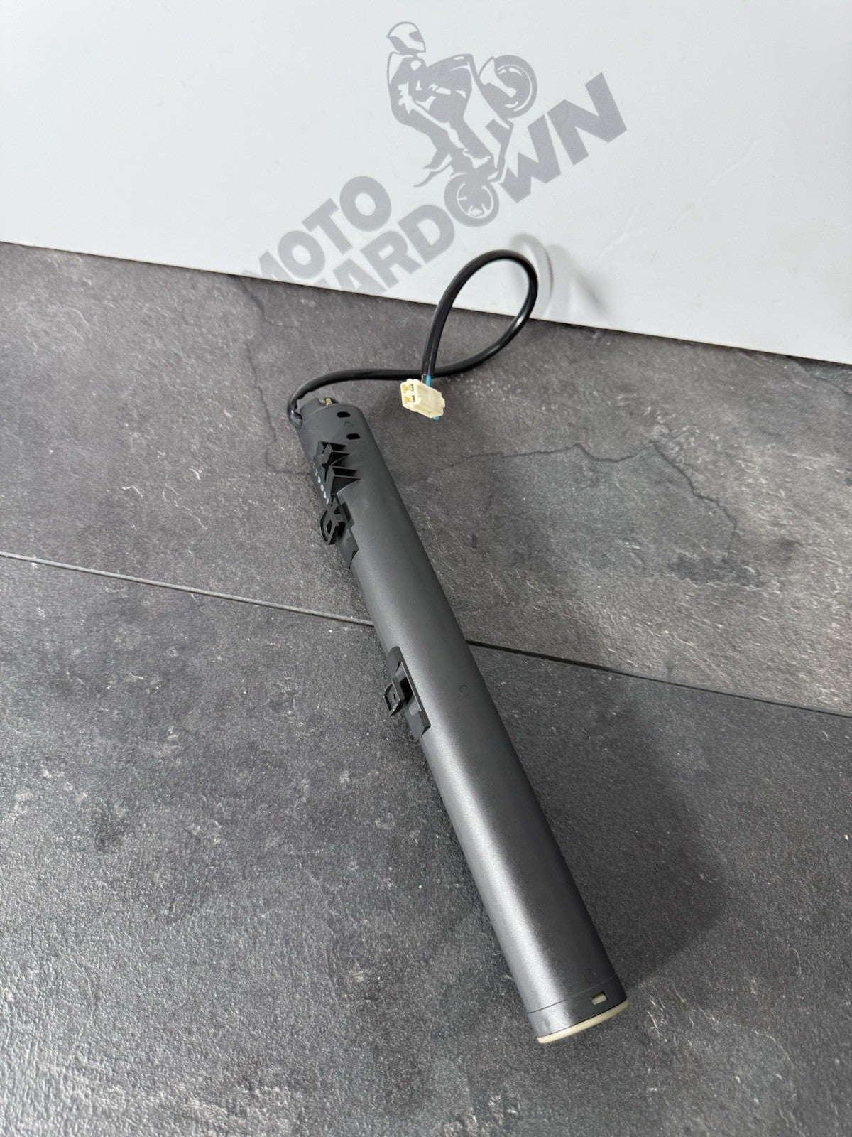 f9949f04-d95f-435b-a71e-03e82241c956