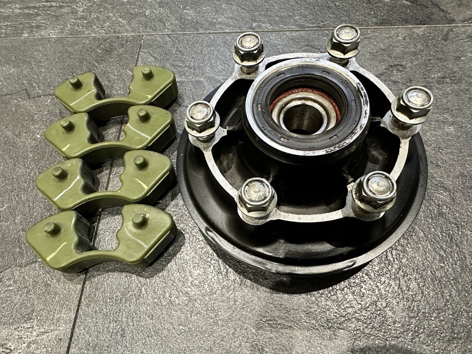 Kawasaki Z1000R Z1000 Rear Sprocket Carrier & Cush Drives 7317 Miles 2018 OEM