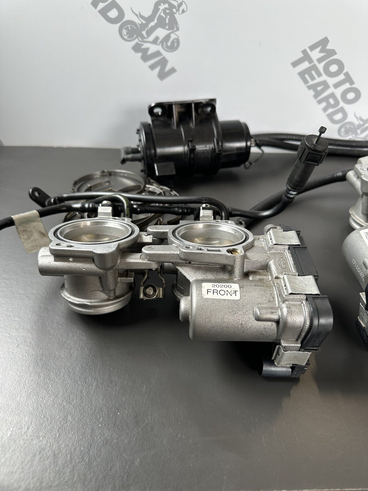 APRILIA TUONO V4 1100 FACTORY Throttle Bodies - 8573046 2017-2020 Front And Rear