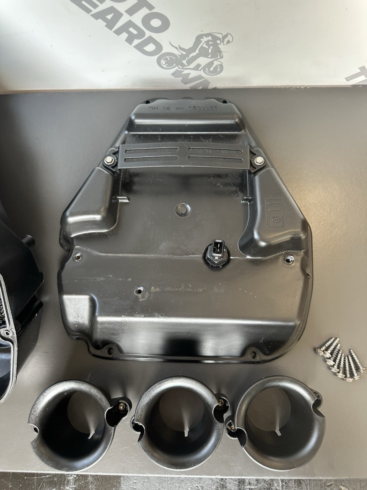 Triumph STREET TRIPLE 675 Airbox 2007-2011 Triumph Street Triple 675 Air Box OEM
