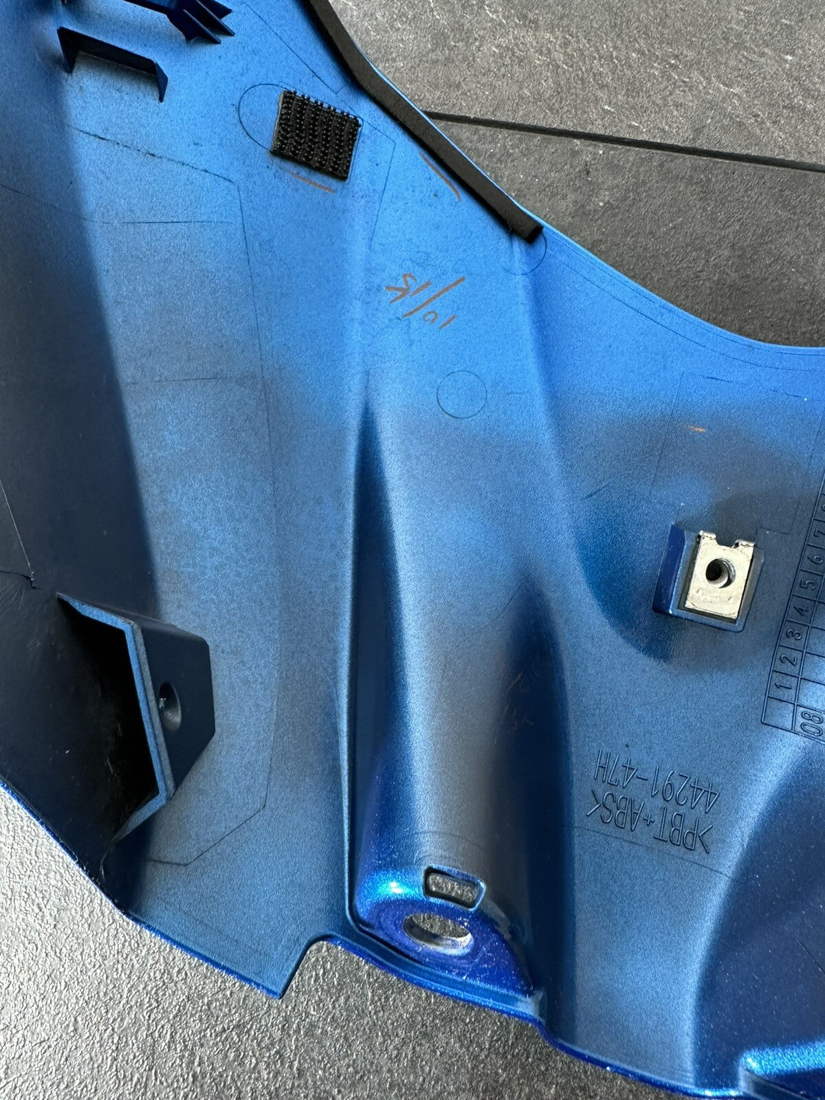 Suzuki GSXR 1000 2014 Fuel Tank Front Cover Fairing 22774 Miles 2009-2016 OEM