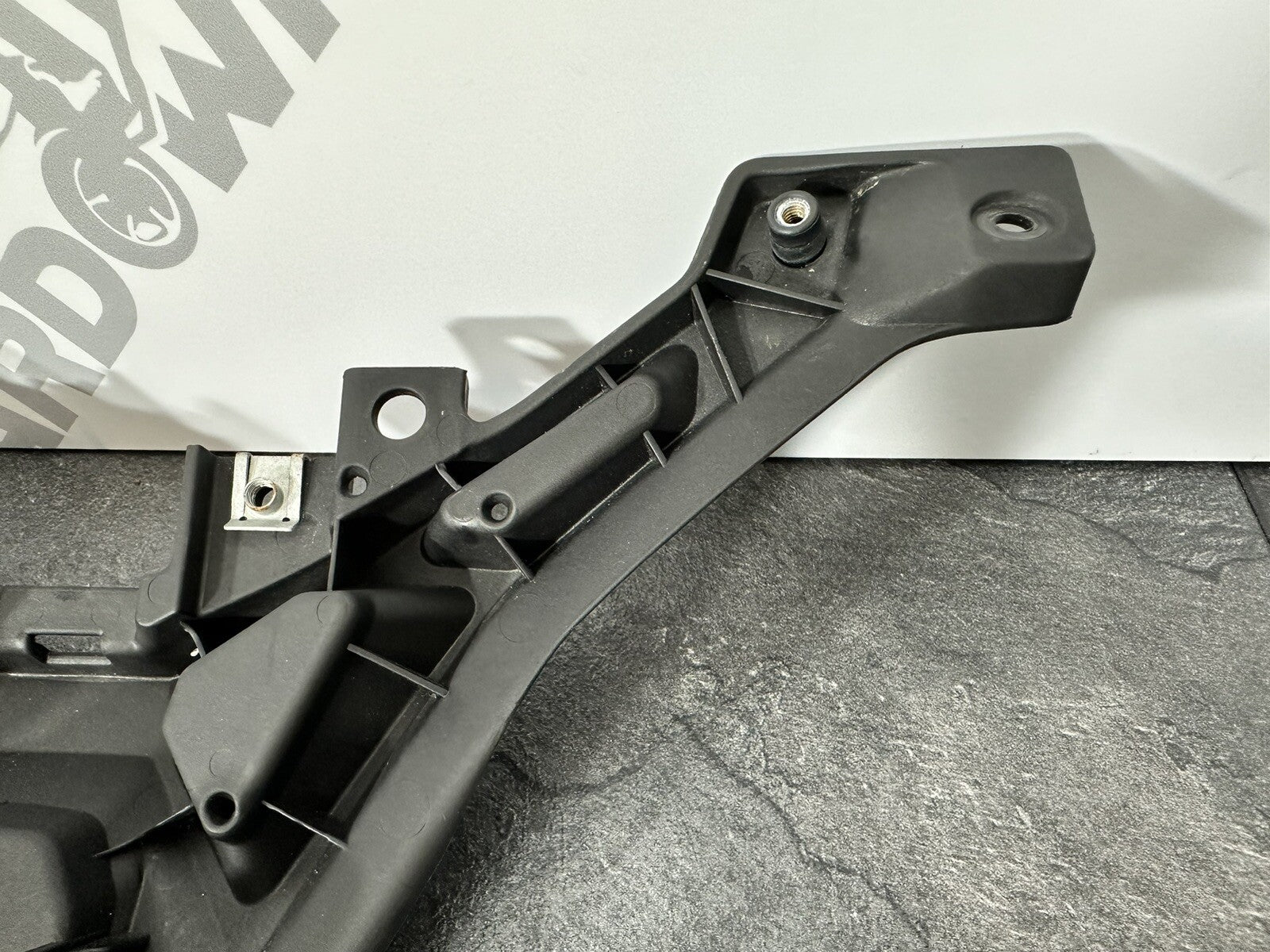 Aprilia Tuono V4 1100 2021 Windscreen Support Bracket 6606 Miles 2022-2024 OEM