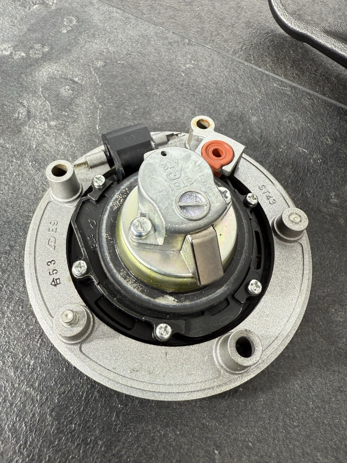 dc51f5be-5014-4de8-b527-8e173de7d1df