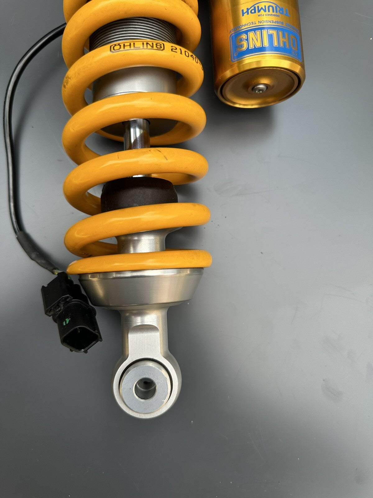 TRIUMPH SPEED TRIPLE 1200 RS 2022 OHLINS ELECTRIC REAR SHOCK ABSORBER *UK ONLY*