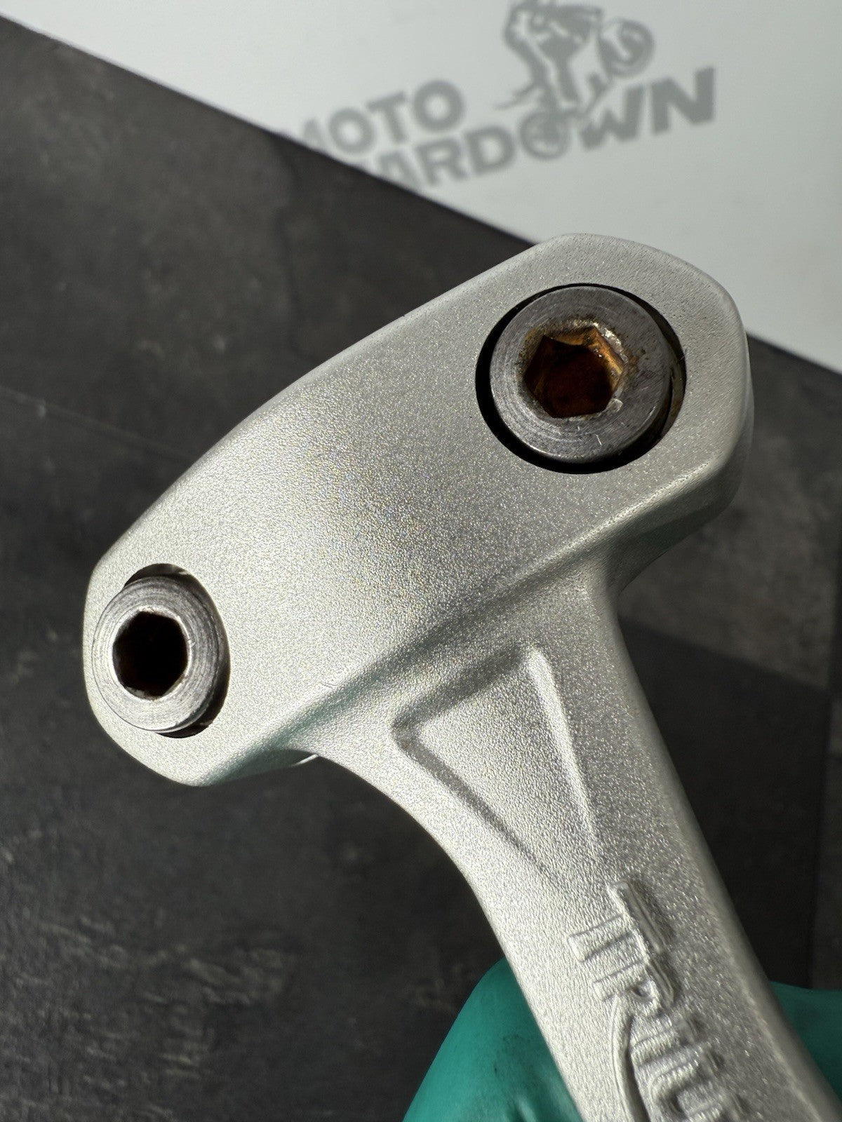 28bb4704-2344-48f9-bc9d-e06b18f2e9ea