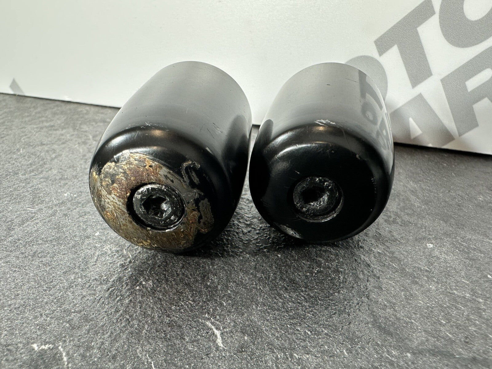 Suzuki GSXR 1300 2016 HAYABUSA Bar End Weights Handlebar Ends ABS 18408 Miles