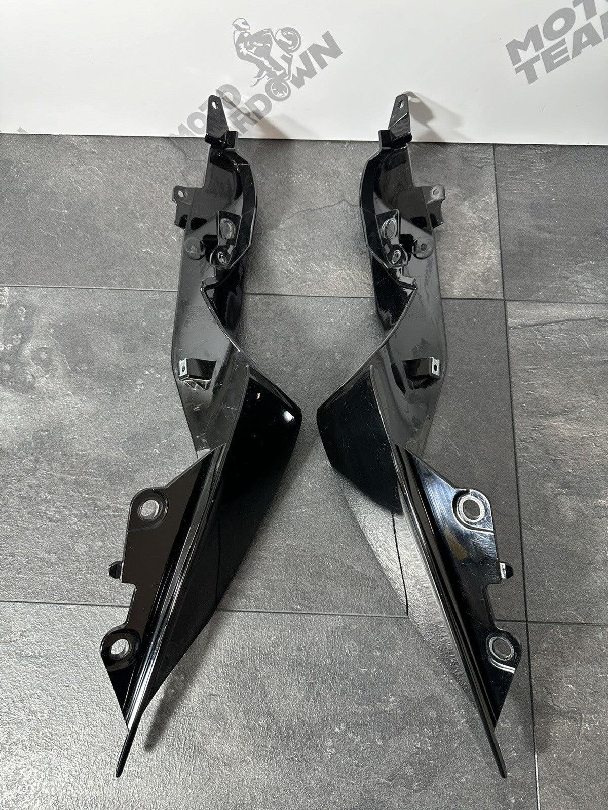 Yamaha R7 690 2024 Rear Seat Side Fairings Panels Cover 1784 Miles 2022 2023 OEM