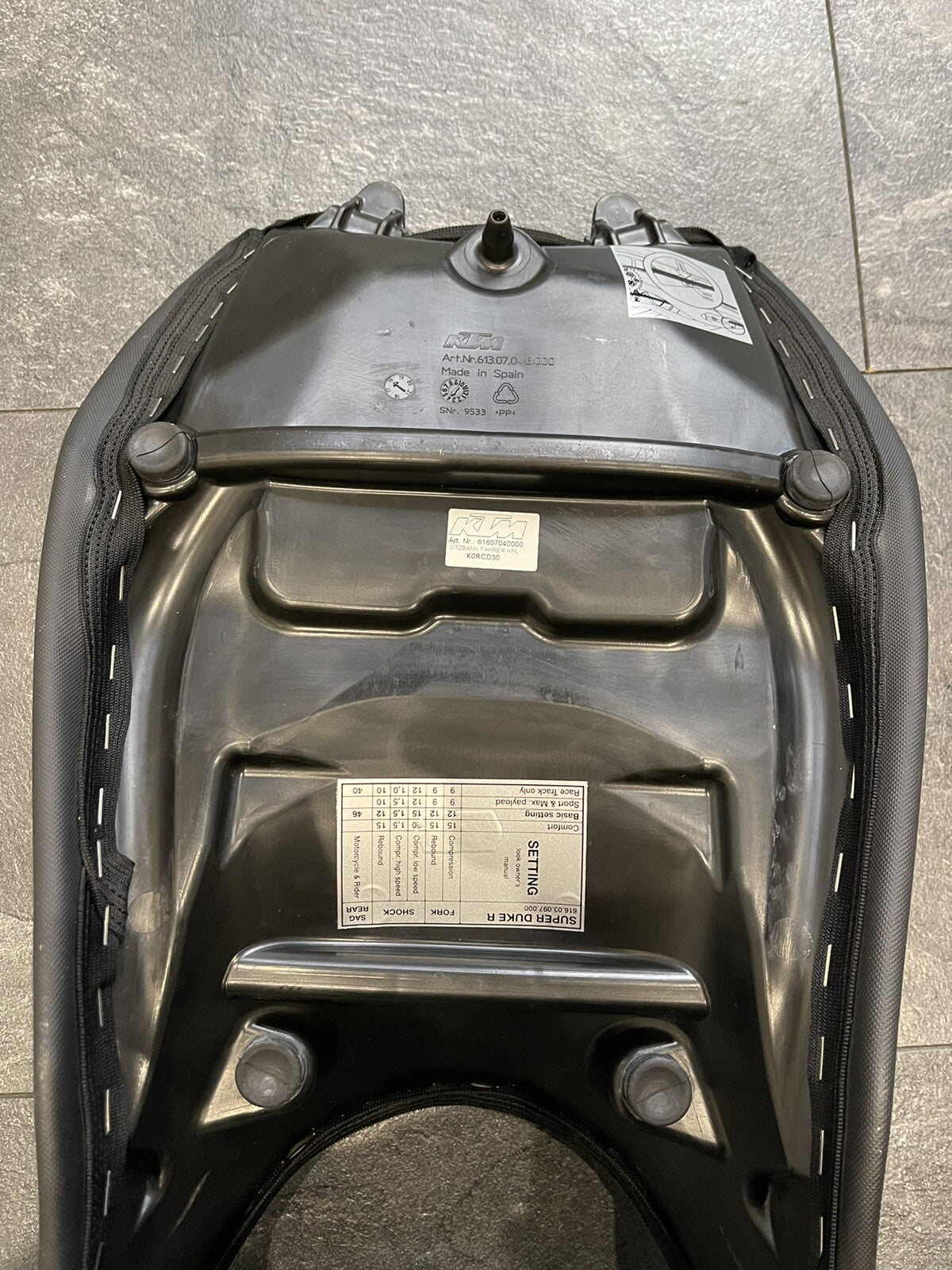 KTM Superduke R 1290 2018 2019 Riders Seat Saddle Only 8115 Miles OEM