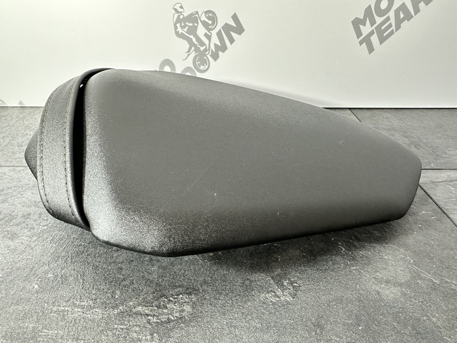 Kawasaki Z800 2016 Pillion Seat Passenger Seat 12691 Miles 2013-2018 OEM Z 800