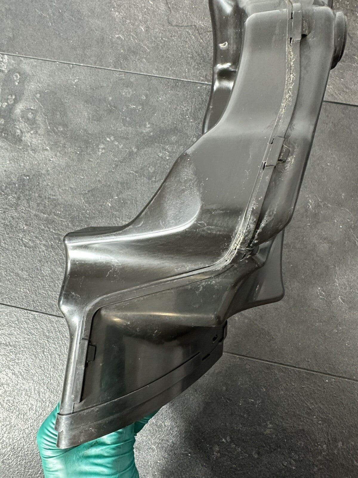 Suzuki GSXR 1000 2014 Right Air Intake Duct 22774 Miles 2009-2016 OEM