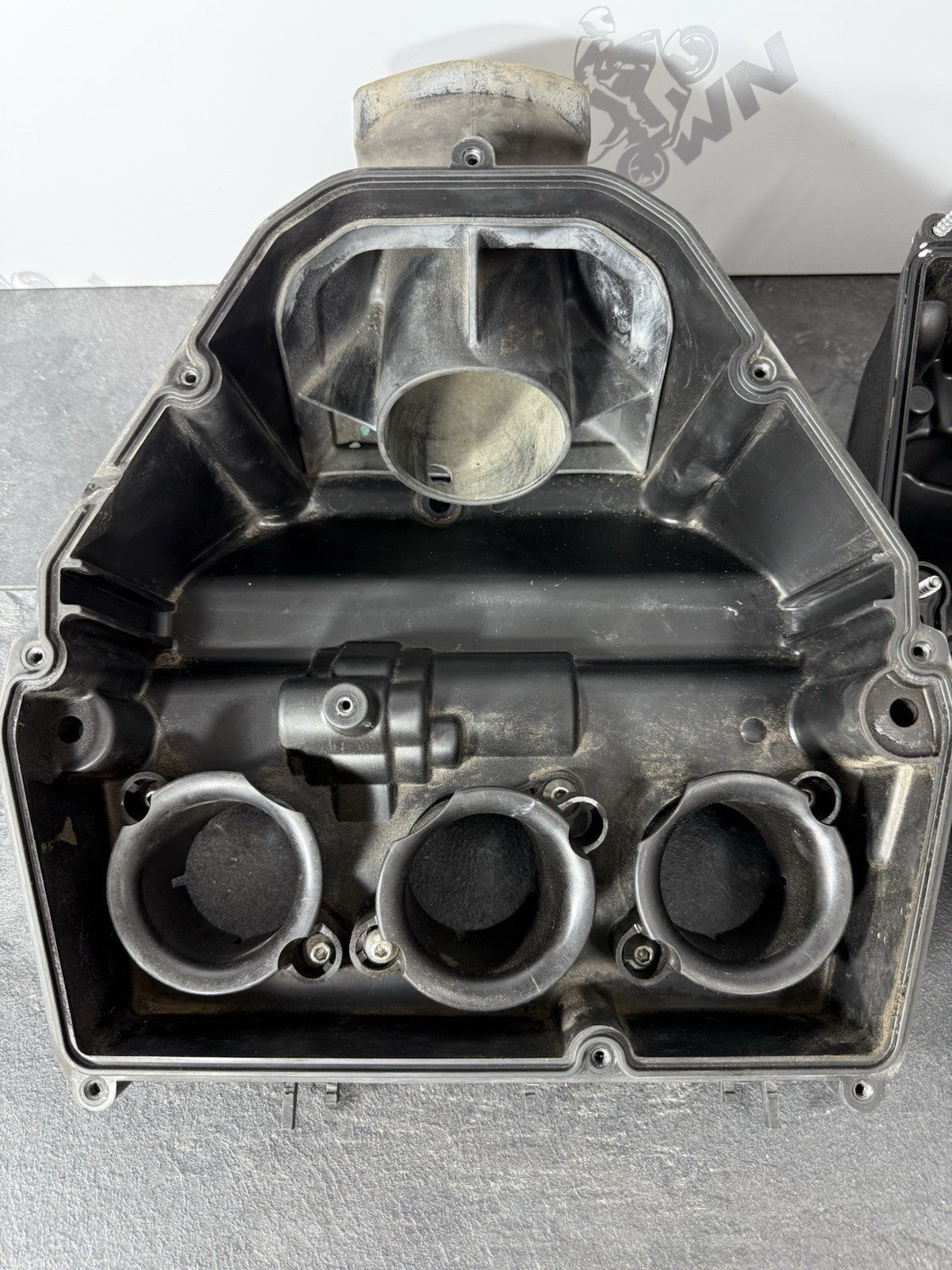 Triumph Street Triple 765 RS 2021 Airbox Filter Housing 21650 Miles 2020-2022