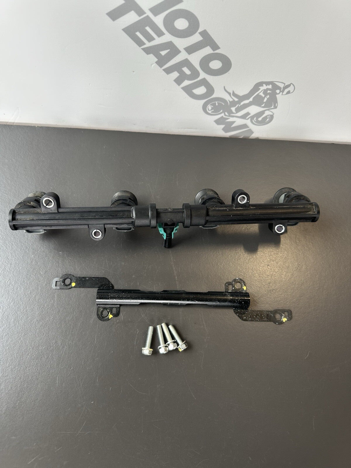 HONDA CBR1000RR AIR BOX INJECTOR RAIL 2008 2009 2010 2011 OEM 13,752 Miles
