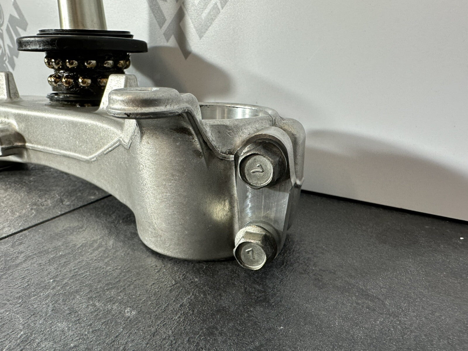 Suzuki GSXR 1300 2016 HAYABUSA Lower Yoke Steering Stem Bearings 18408 Miles OEM