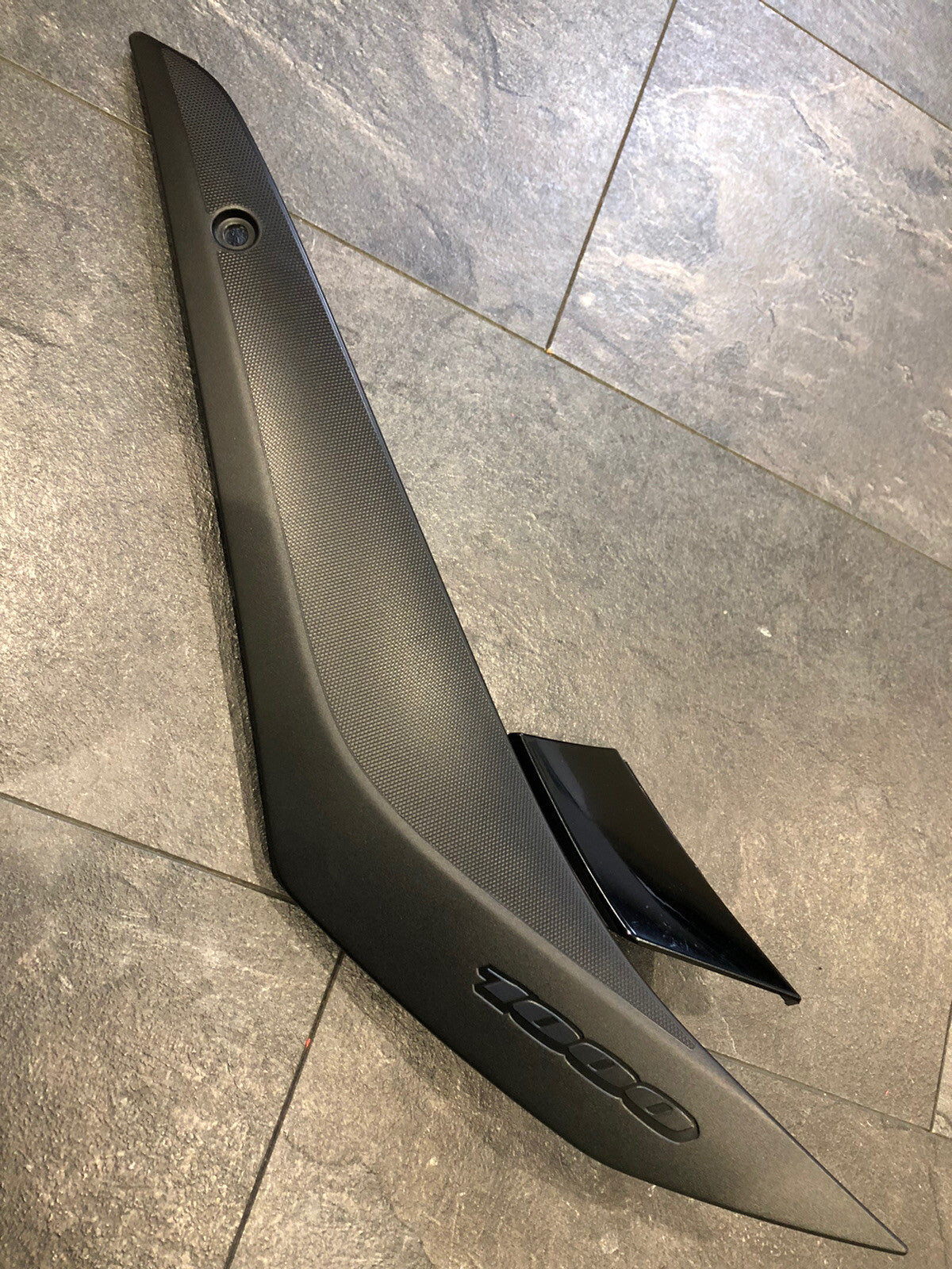 Suzuki GSXR 1000 2020 Left Tank Seat Fairing Panel 2017-2020 OEM L7 L8 L9 M0