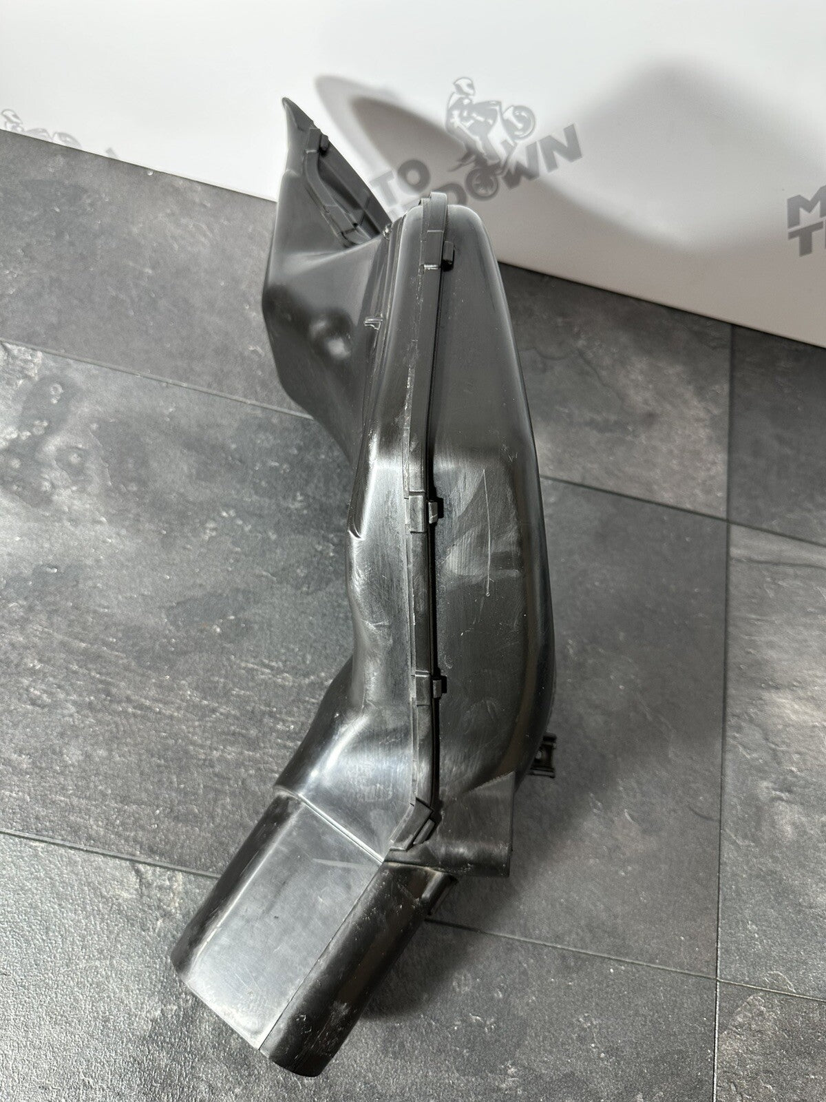 Suzuki GSXR 1300 2016 HAYABUSA Left Air Intake Duct Tube 18408 Miles OEM