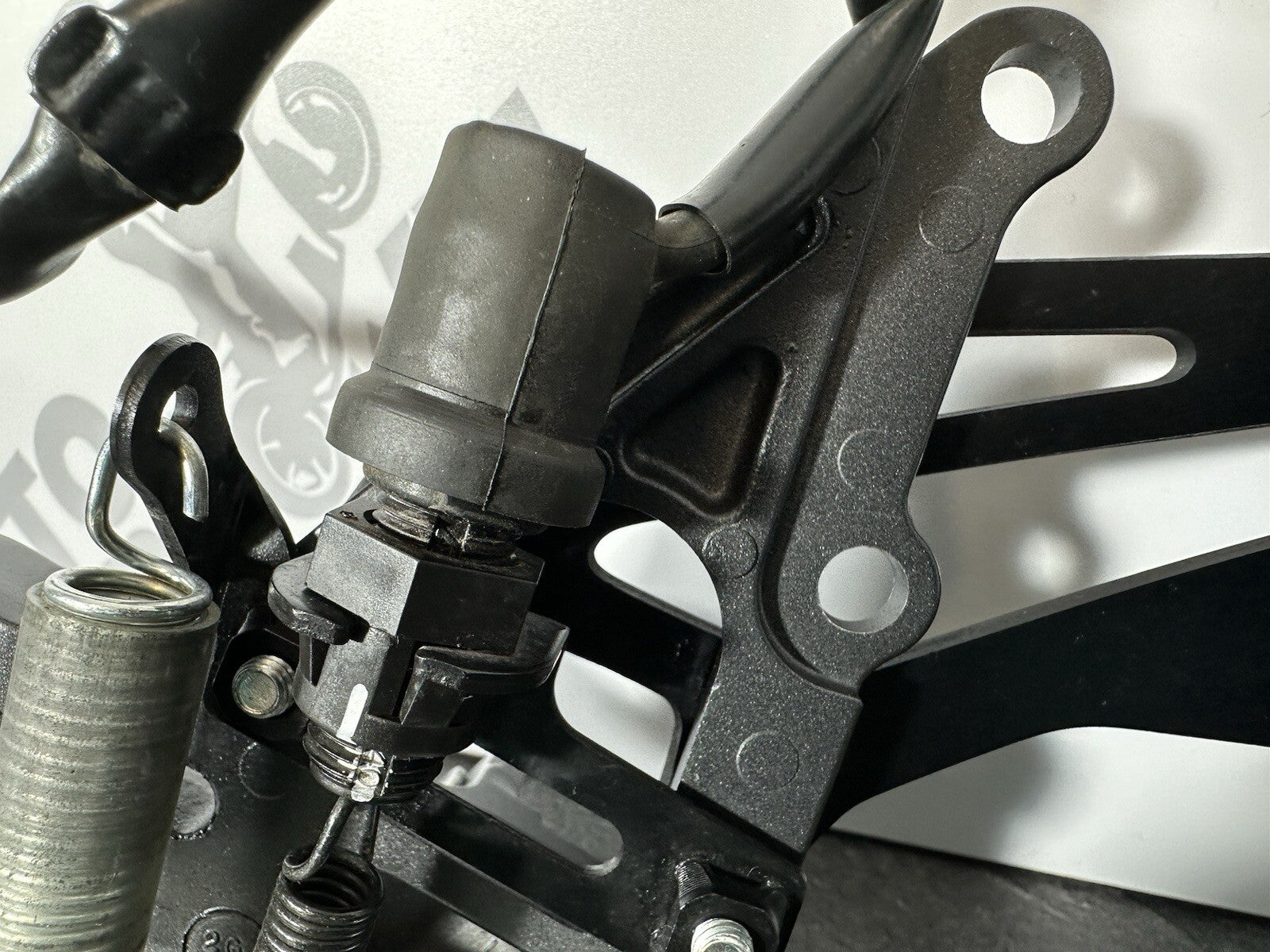 Yamaha R7 690 2024 Right Footrest Hanger Rearset Brake Lever 1784m 2022 2023