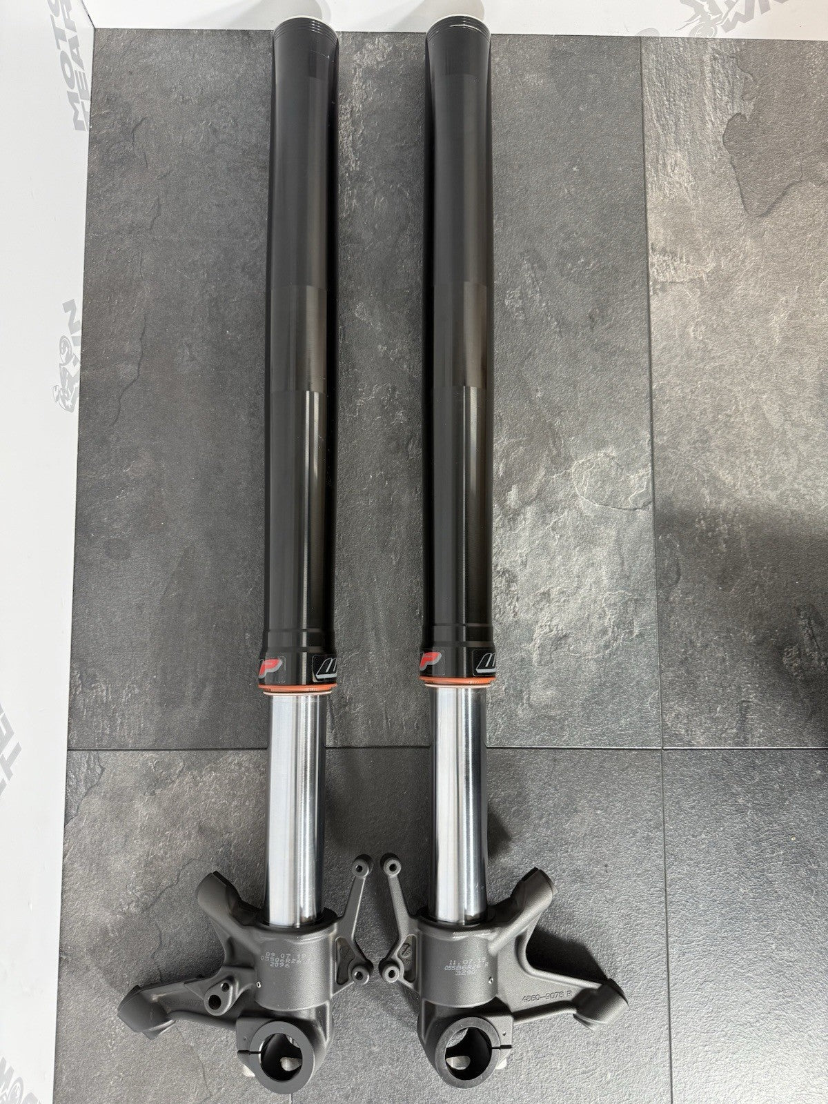 a211da6c-4f6a-4949-80a2-fe73ba5ff51c