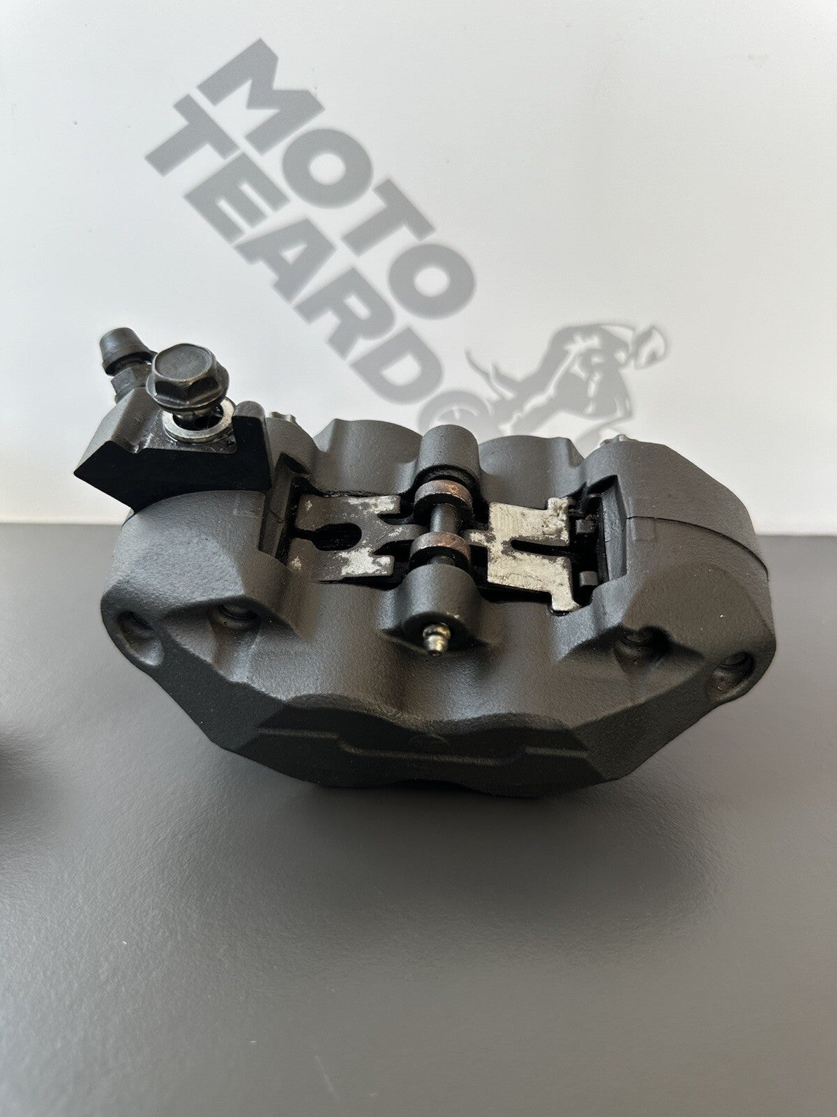 Kawasaki Z900 ZR900 2022 front brake calipers pair Kawasaki Z900 Front Calipers