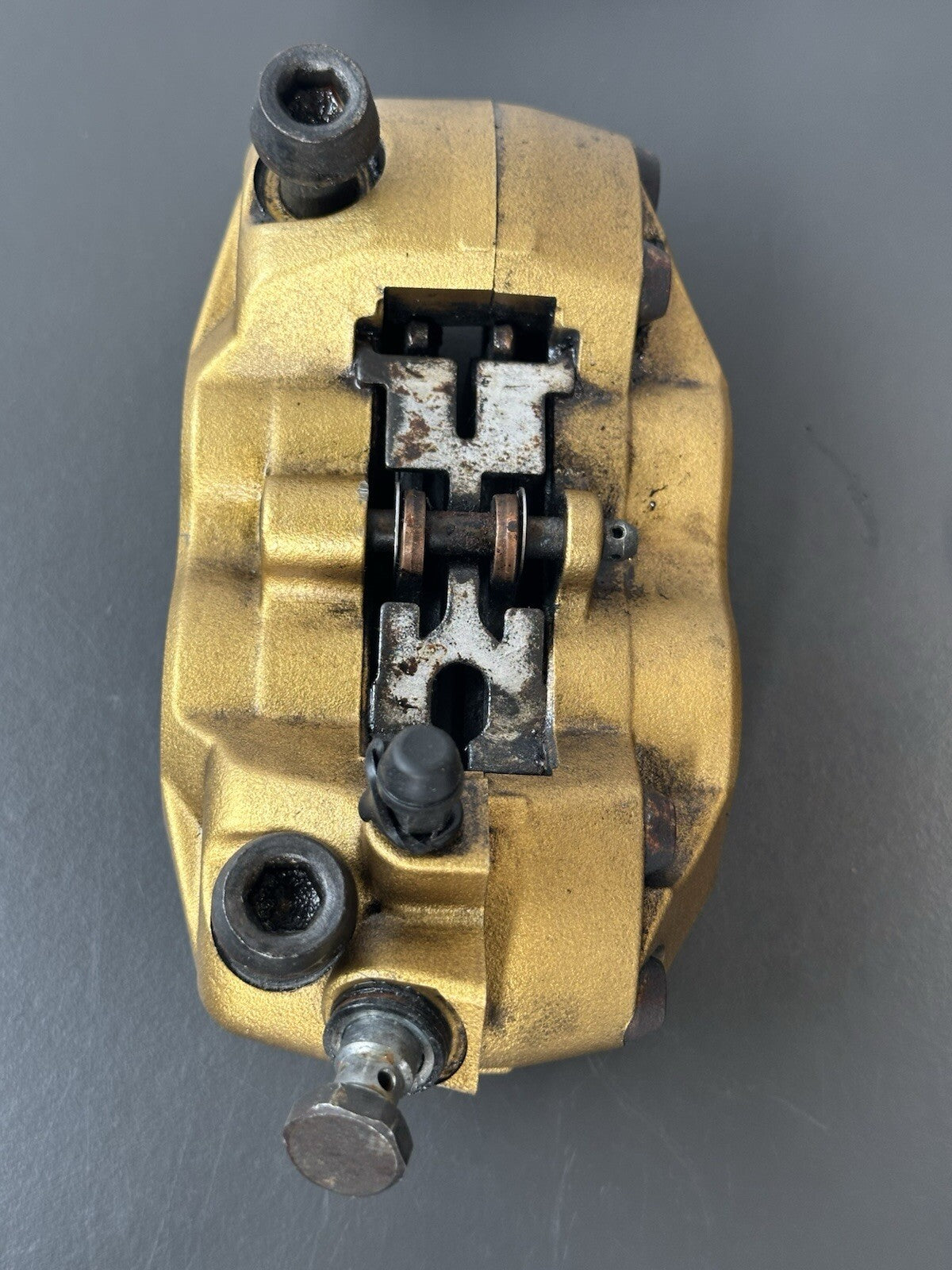 TRIUMPH STREET TRIPLE 675R 675 FRONT BRAKE CALIPER SET NISSIN FRONT BRAKES OEM
