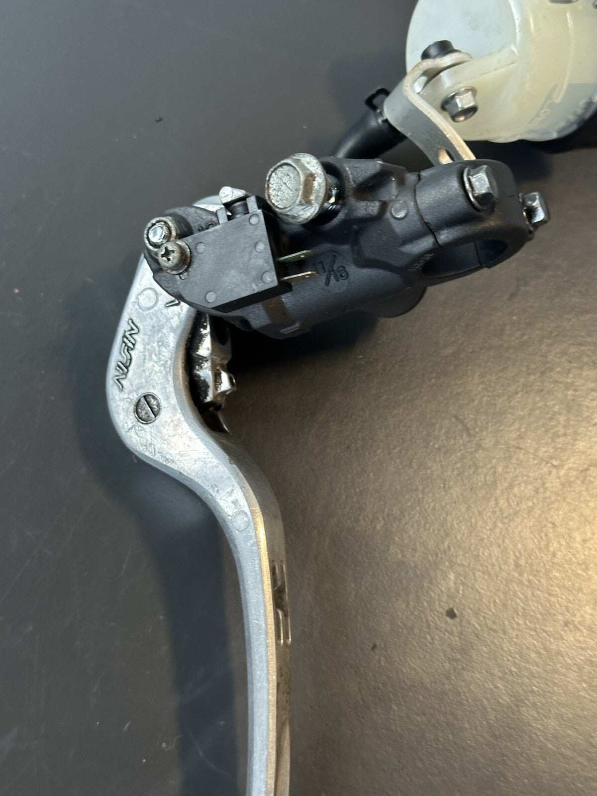 SUZUKI GSX-R GSXR 600 750 L1-L7 Front brake master cylinder handle lever 2011-17