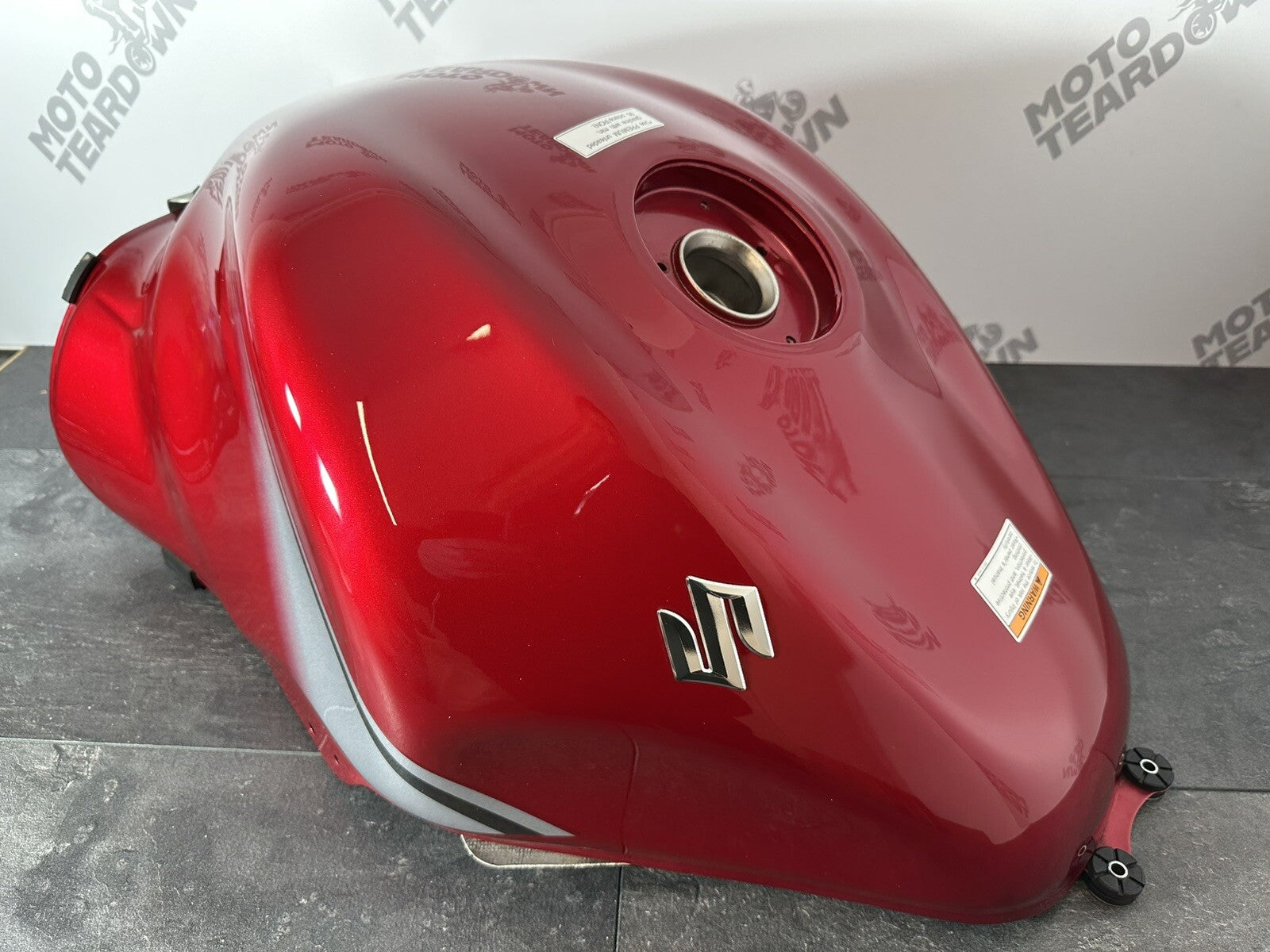 Suzuki GSXR 1300 2016 HAYABUSA Fuel Tank Petrol Tank 18408 Miles OEM *UK ONLY*