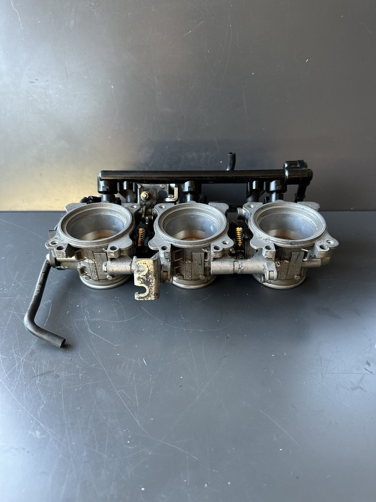 Triumph Daytona 675R Throttle Bodies OEM Daytona 675R Throttle Bodies OEM 2011