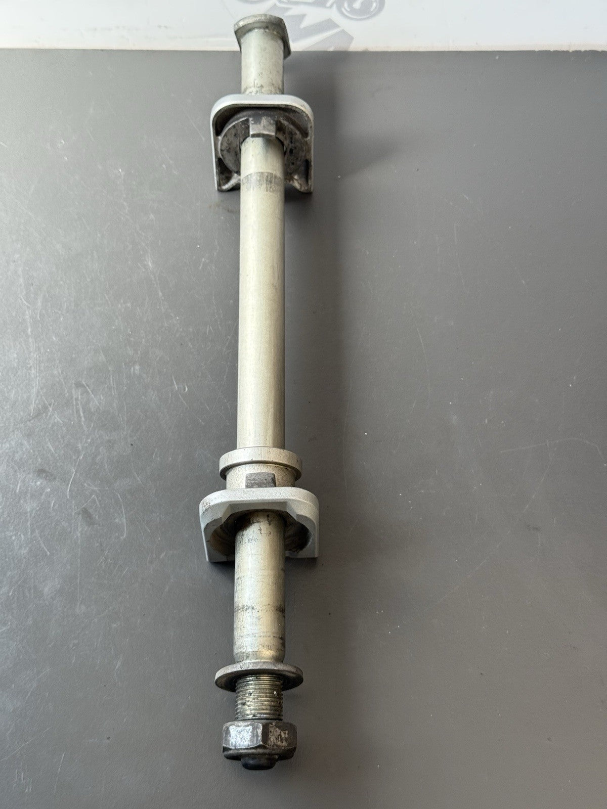 TRIUMPH TRIDENT 660 REAR WHEEL SPINDLE Rear Wheel Axle YEAR 2021-2024 OEM