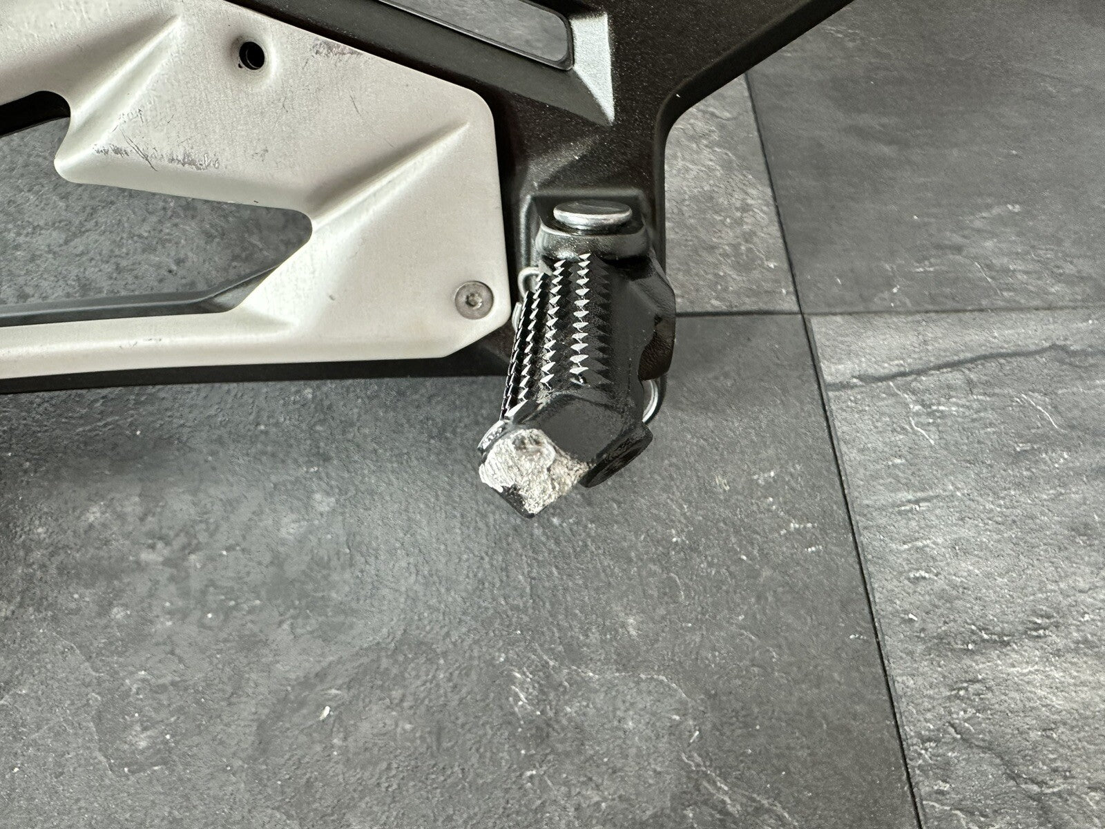 Kawasaki Z800 2016 Right Footrest Rearset Pillion Mount 12691 Mile 2013-2018 OEM