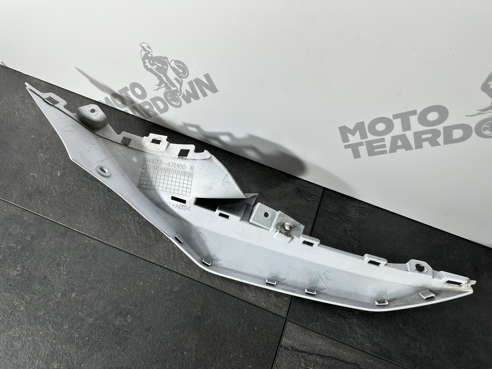 Suzuki GSXR 1000 2014 Right Side Upper Fairing Panel 22774 Miles 2009-2016 OEM