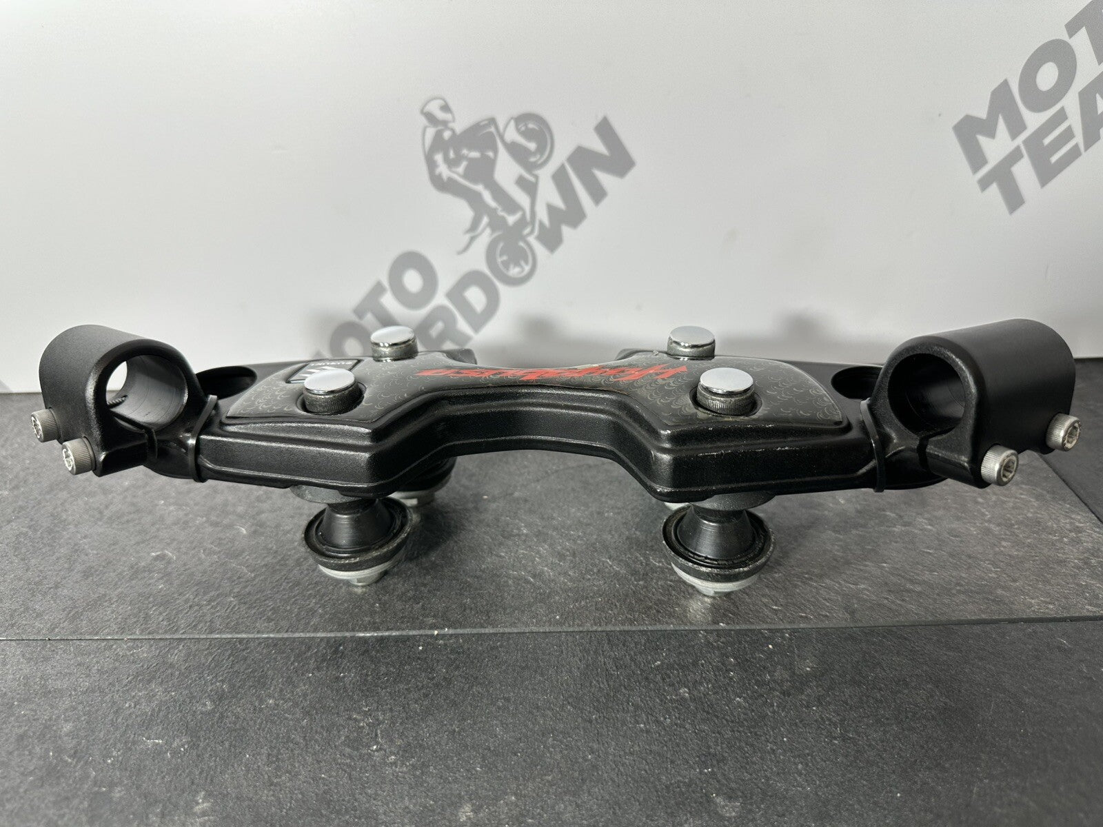 Suzuki GSXR 1300 2016 HAYABUSA Handlebar Holder Top Yoke Cover 18408 Miles OEM