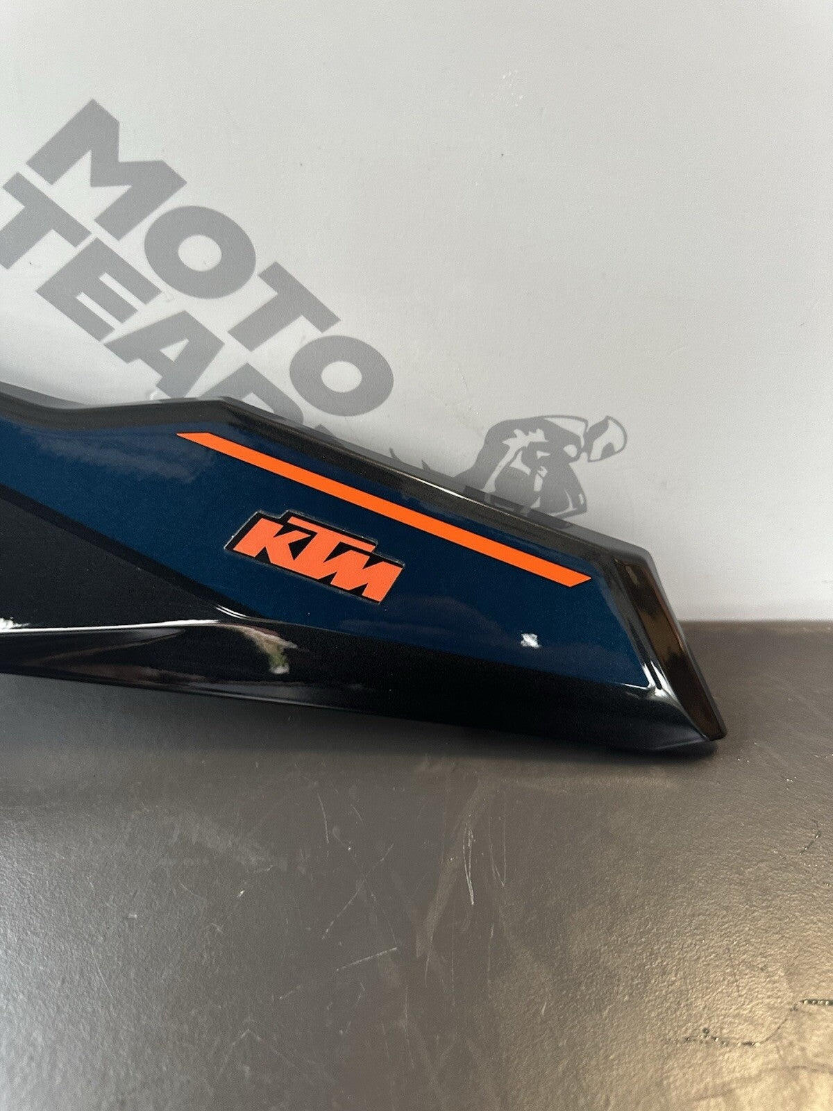 KTM 125 DUKE RIGHT SIDE PANEL RIGHT FAIRING Panel 2024- OEM KTM 125 RT FAIRING