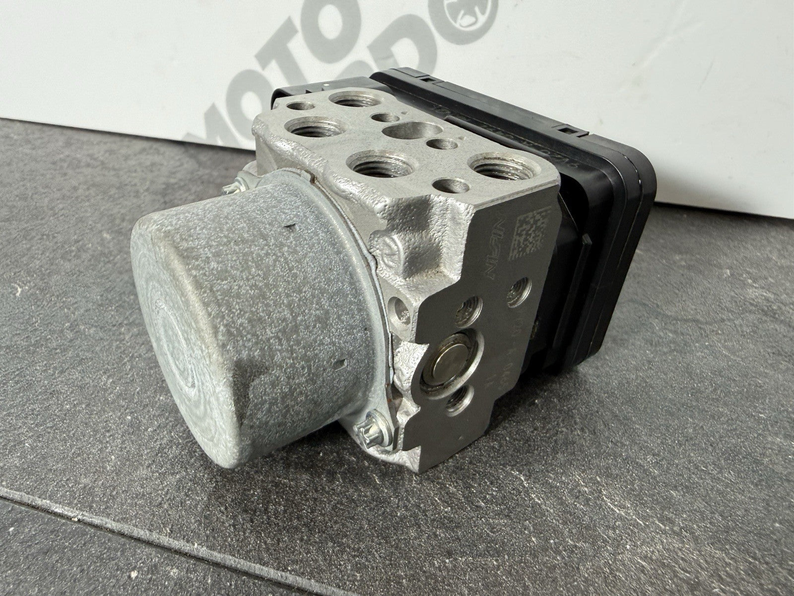 5759df51-f4f2-4bef-b7ef-e5083e8449bf