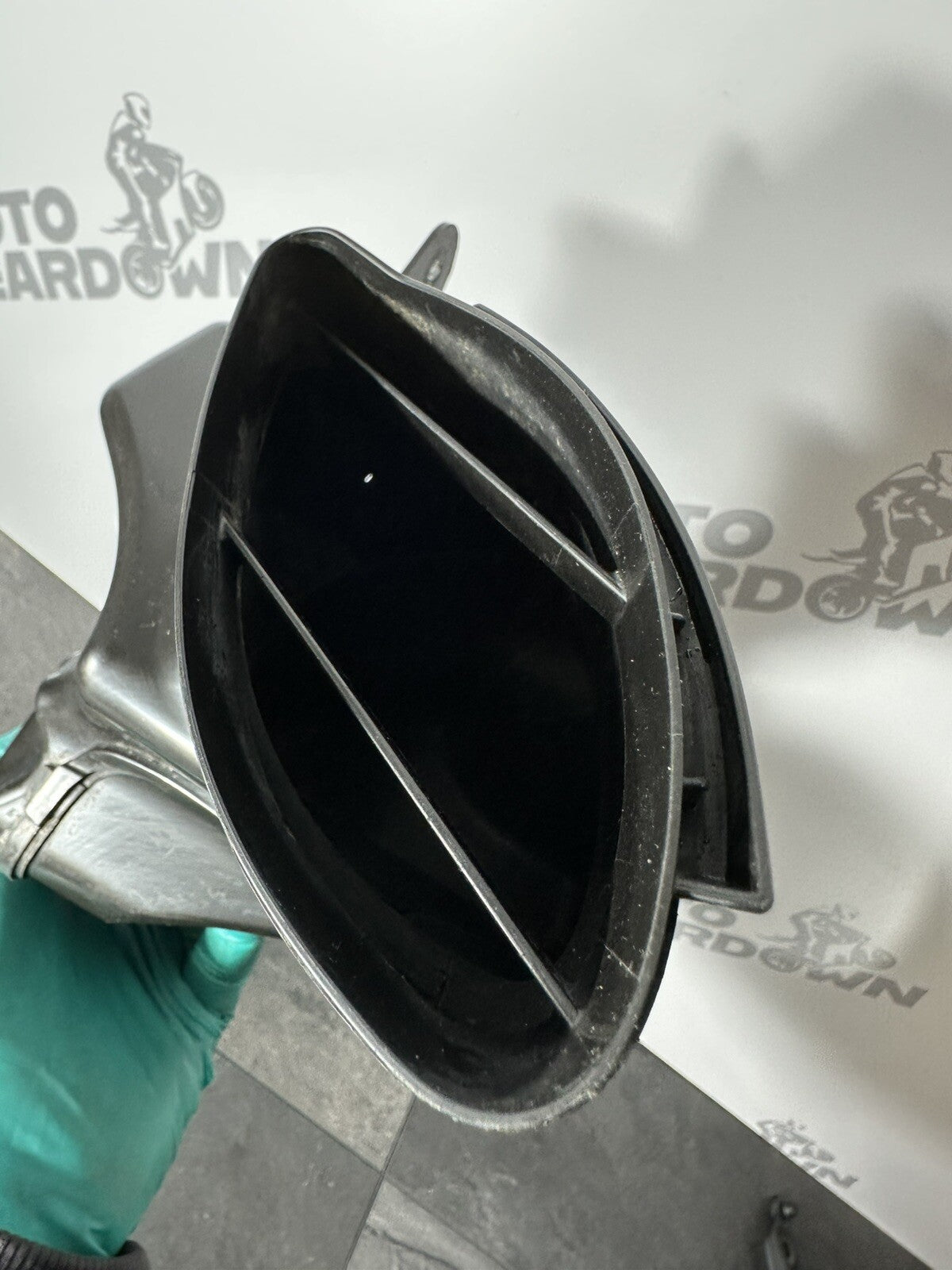 Suzuki GSXR 1000 2014 Right Air Intake Duct 22774 Miles 2009-2016 OEM