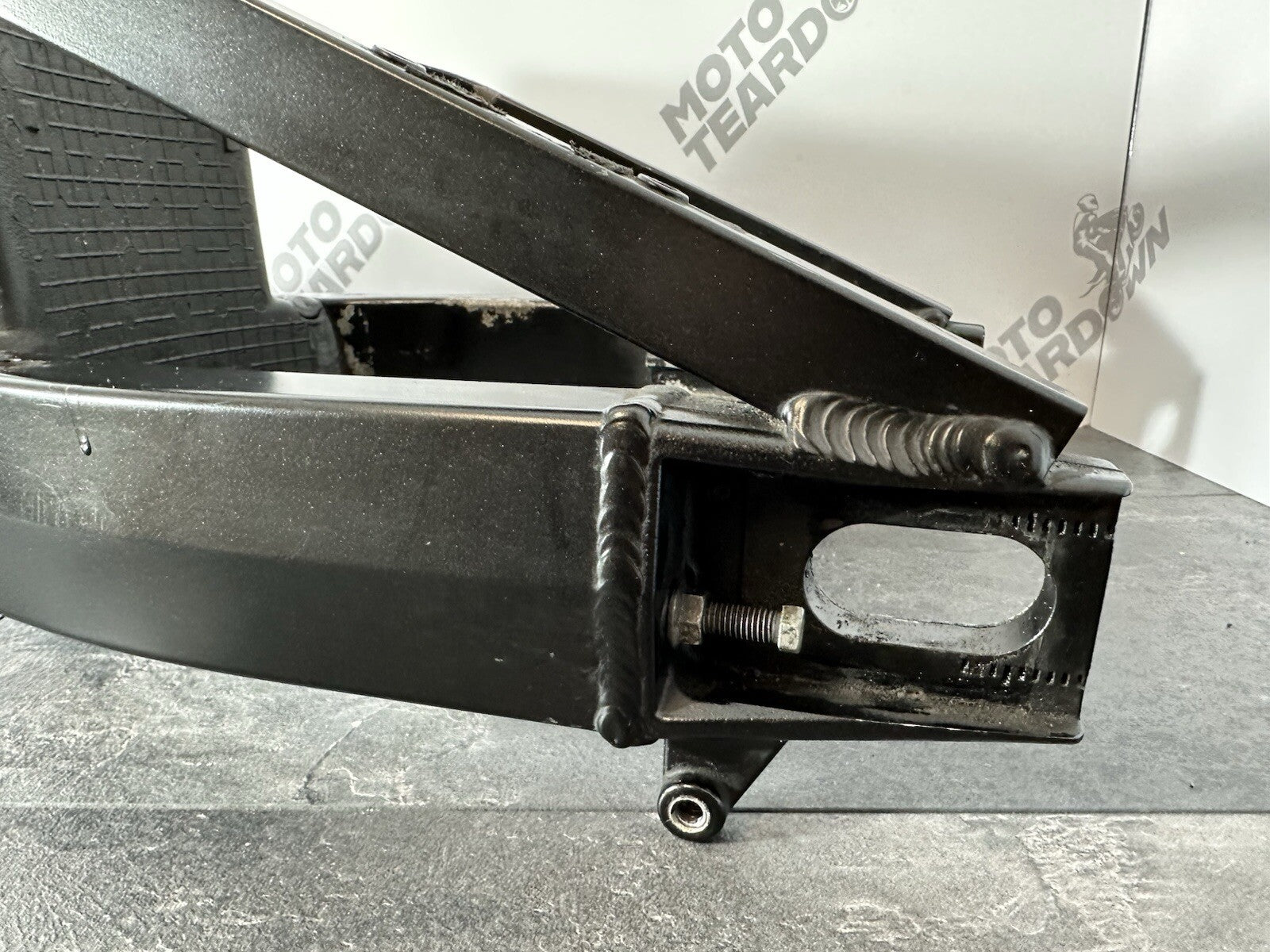 Suzuki GSXR 1300 2016 HAYABUSA Swingarm Rear Swinging Arm 18408 Miles OEM