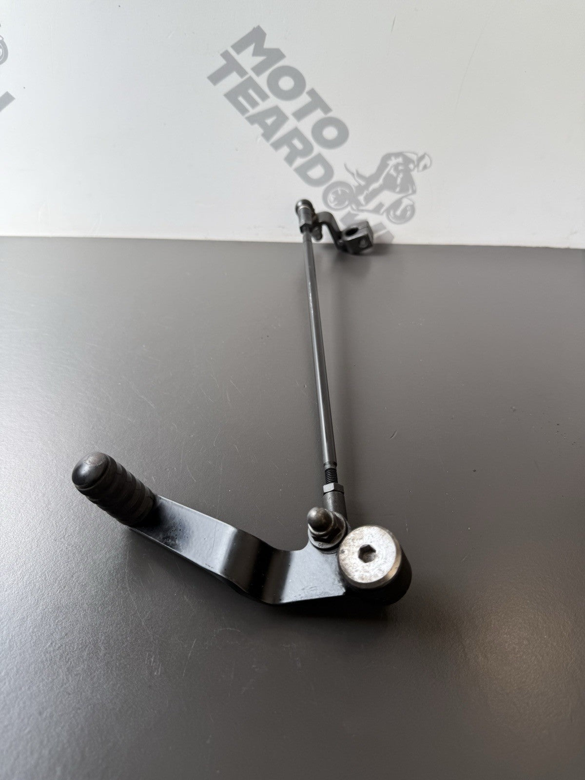 Triumph Trident 660 gear lever and linkage Gear Pedal And Gear Rod 2021-2024 OEM