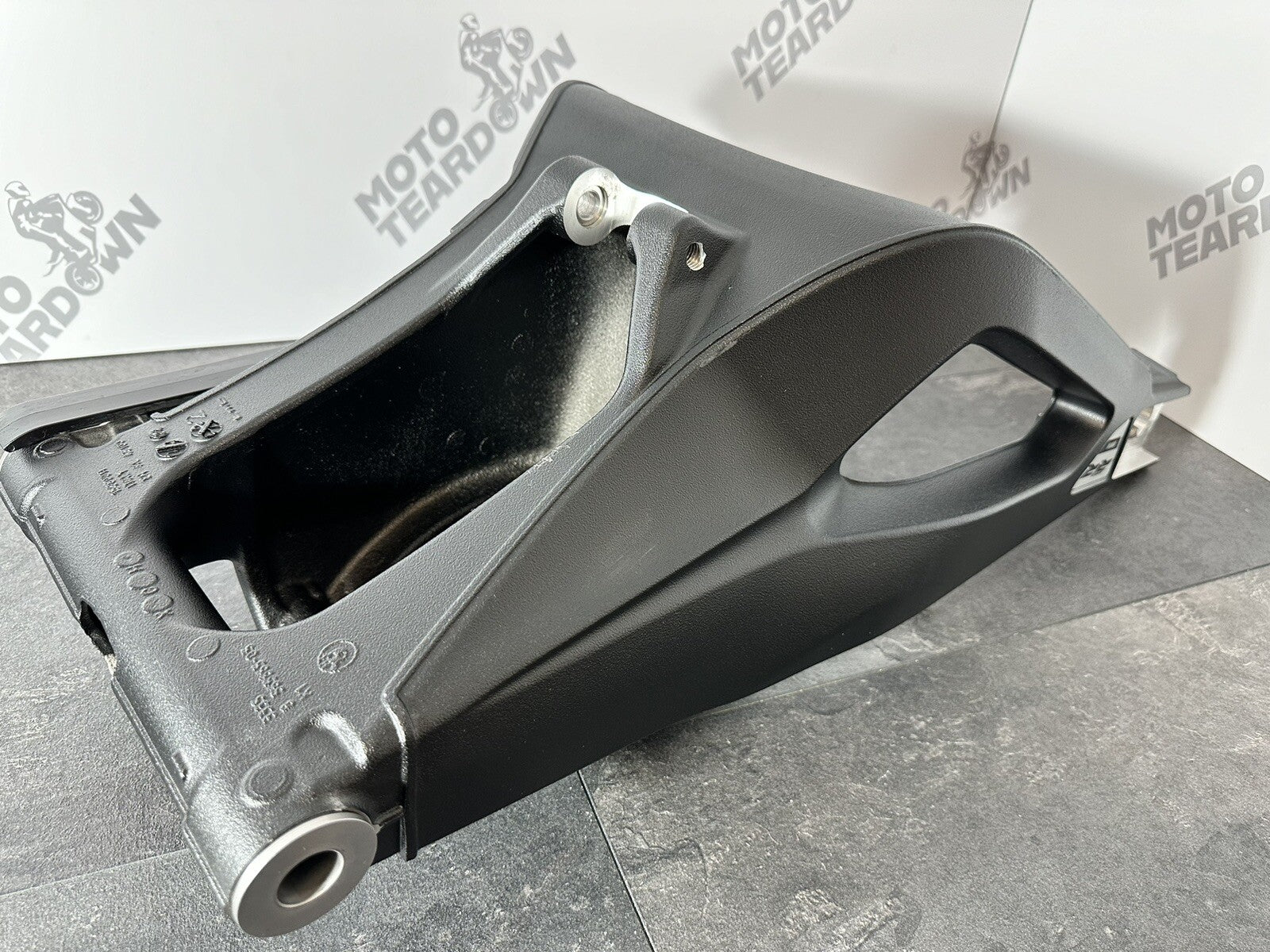 BMW S1000RR 2024 Swingarm Swinging Arm 2019-2025 MM S1000R M1000RR OEM