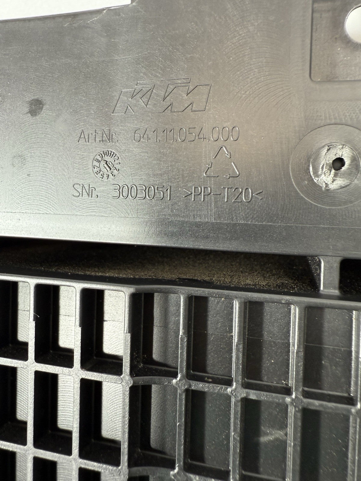 5b0653b0-48c3-453b-bd95-71a57646e762