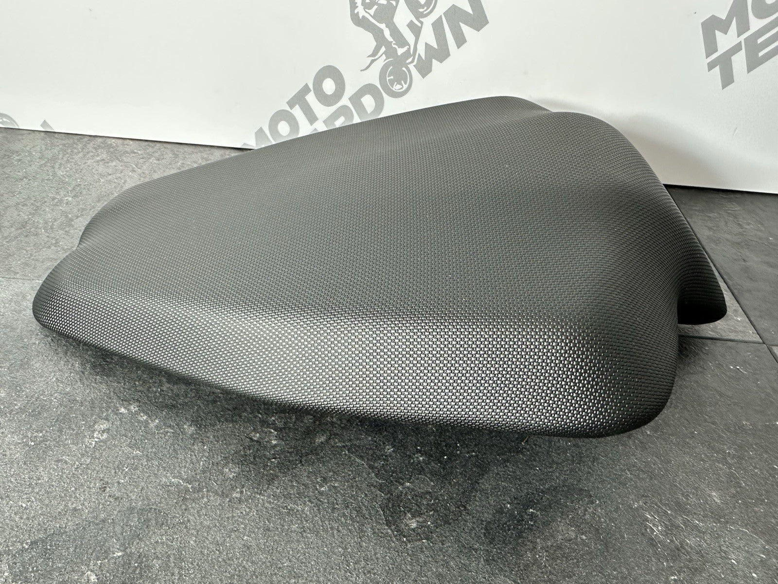 Aprilia RS660 2021 Pillion Seat Rear Seat BLACK Only 6220 Miles 2022-2025 OEM