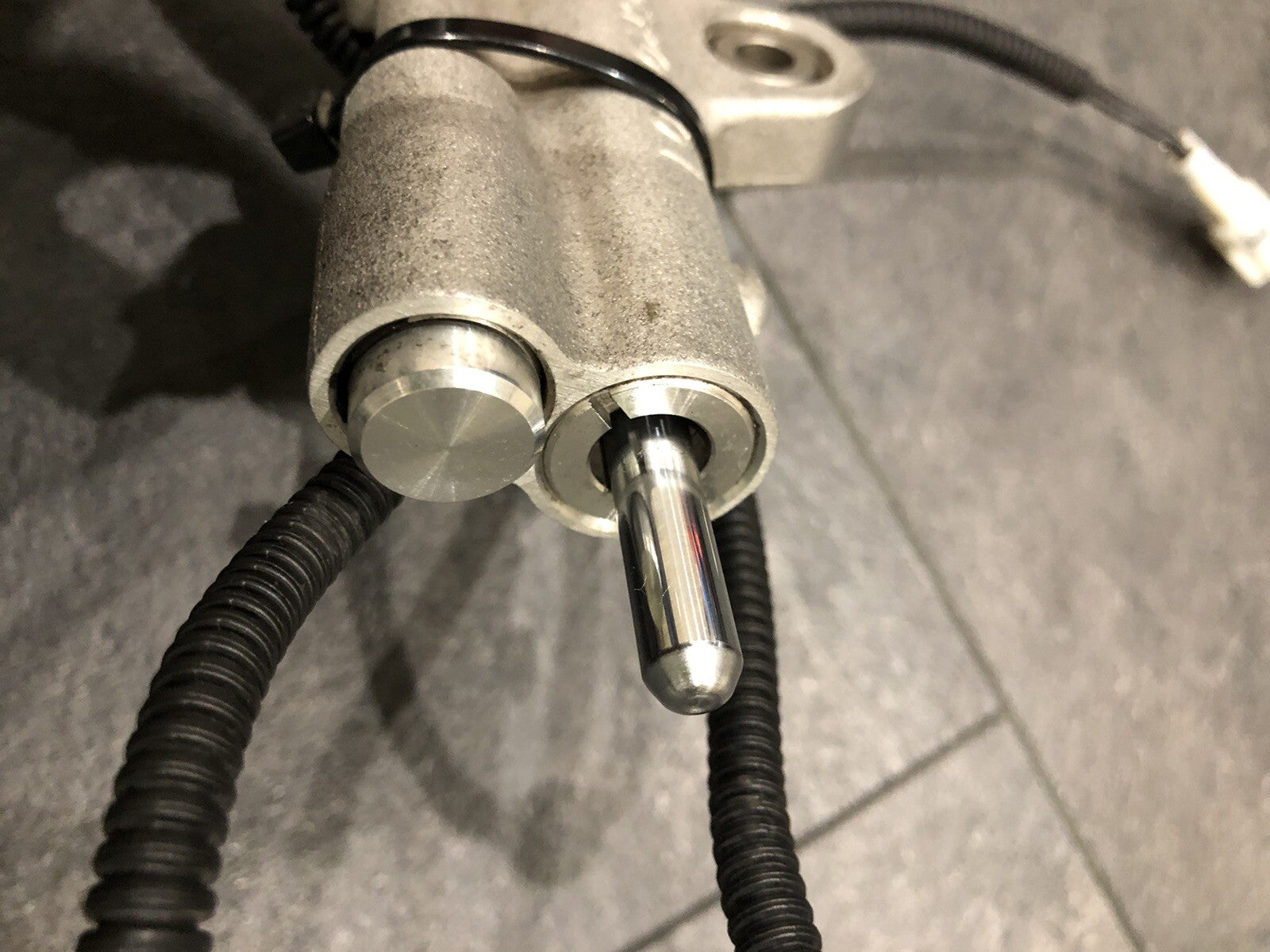 Yamaha MT10 SP 2017-2020 Electronic Steering Damper OEM 10595 Miles R1 2CR