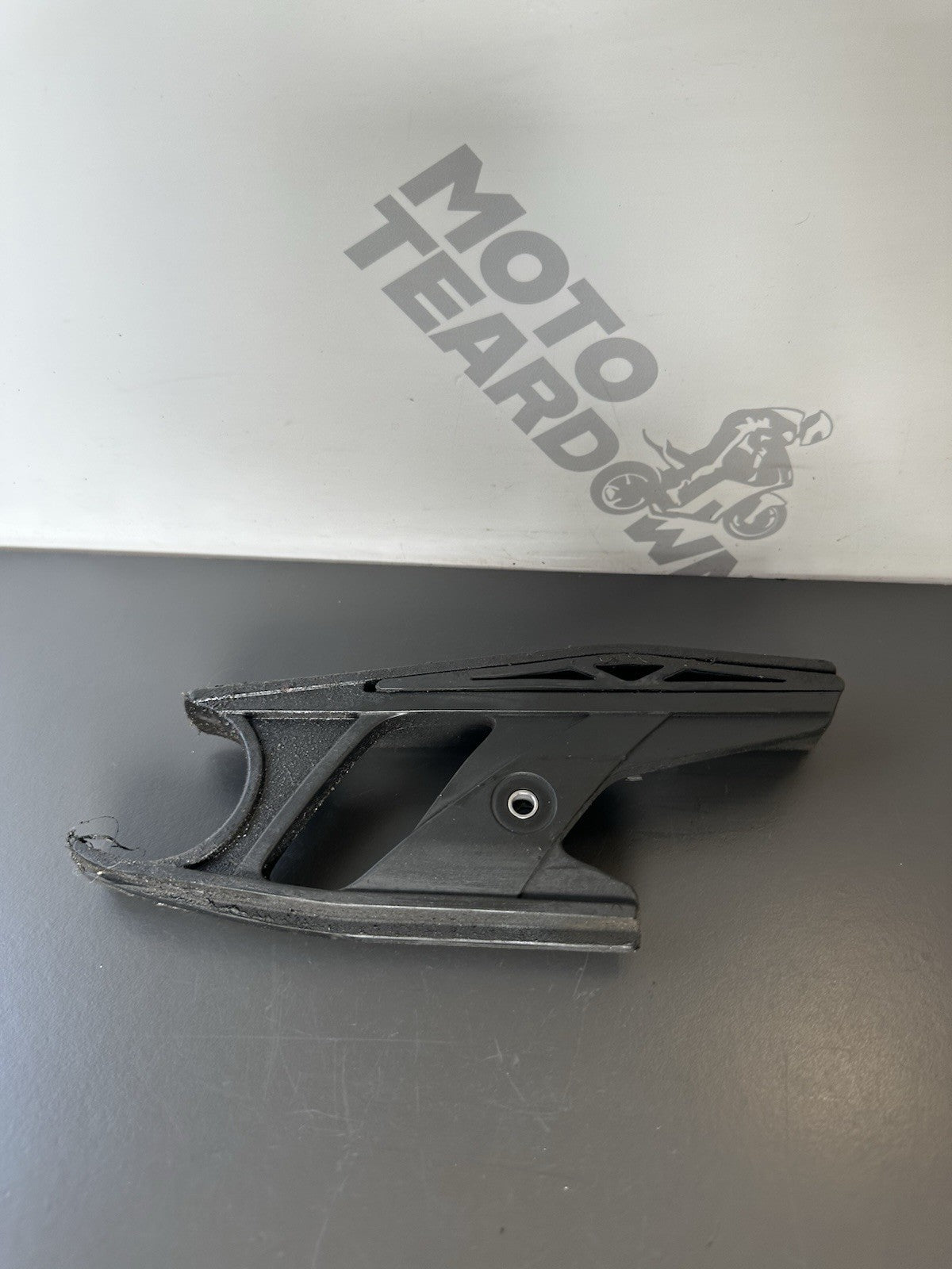 TRIUMPH STREET TRIPLE 675 675R CHAIN GUIDE 675 Chain Guide 2007-2011 OEM