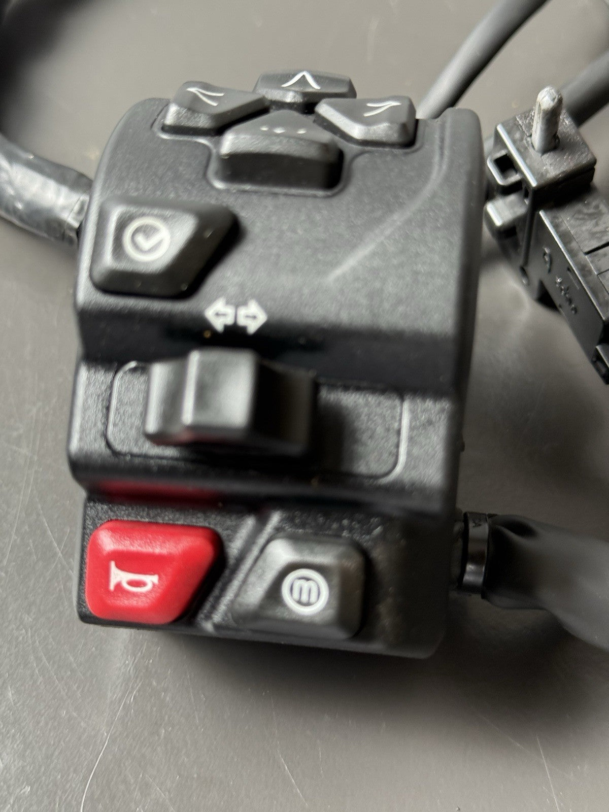 Triumph Trident 660 Left Switchgear Controls Assy Left Switch 2021-2024 OEM