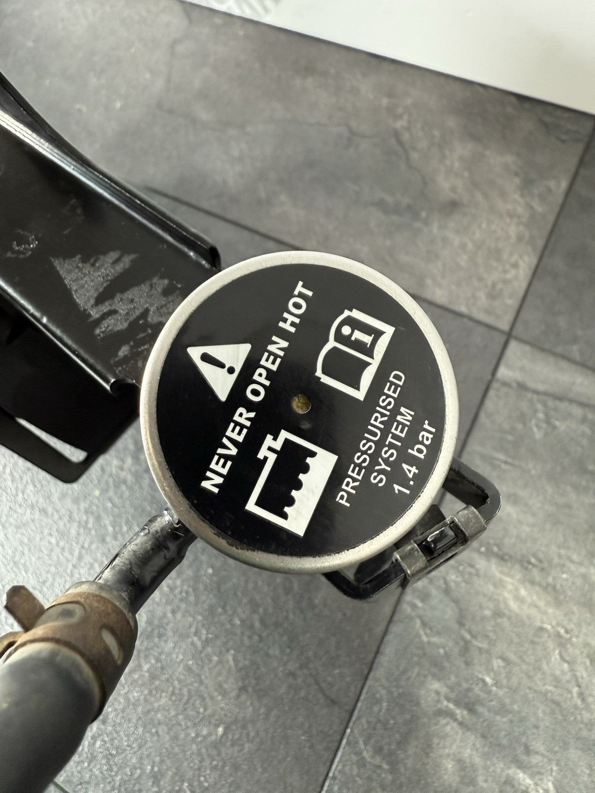 5ffb958e-594d-47f1-ad9b-f2af5e0d6541