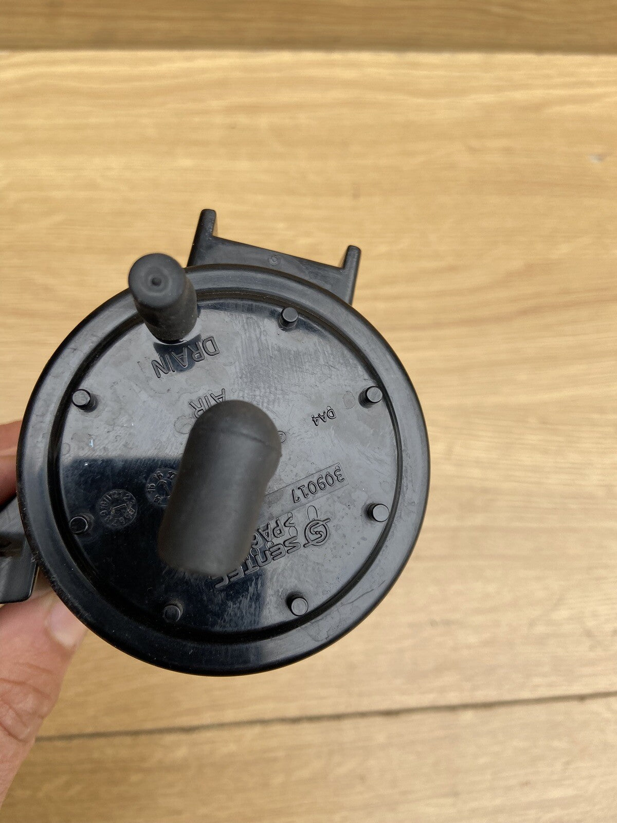 Aprilia Tuono V4 Factory 1100 EVAP Emissions Vacuum Pump Tuono V4 Evap Pump OEM