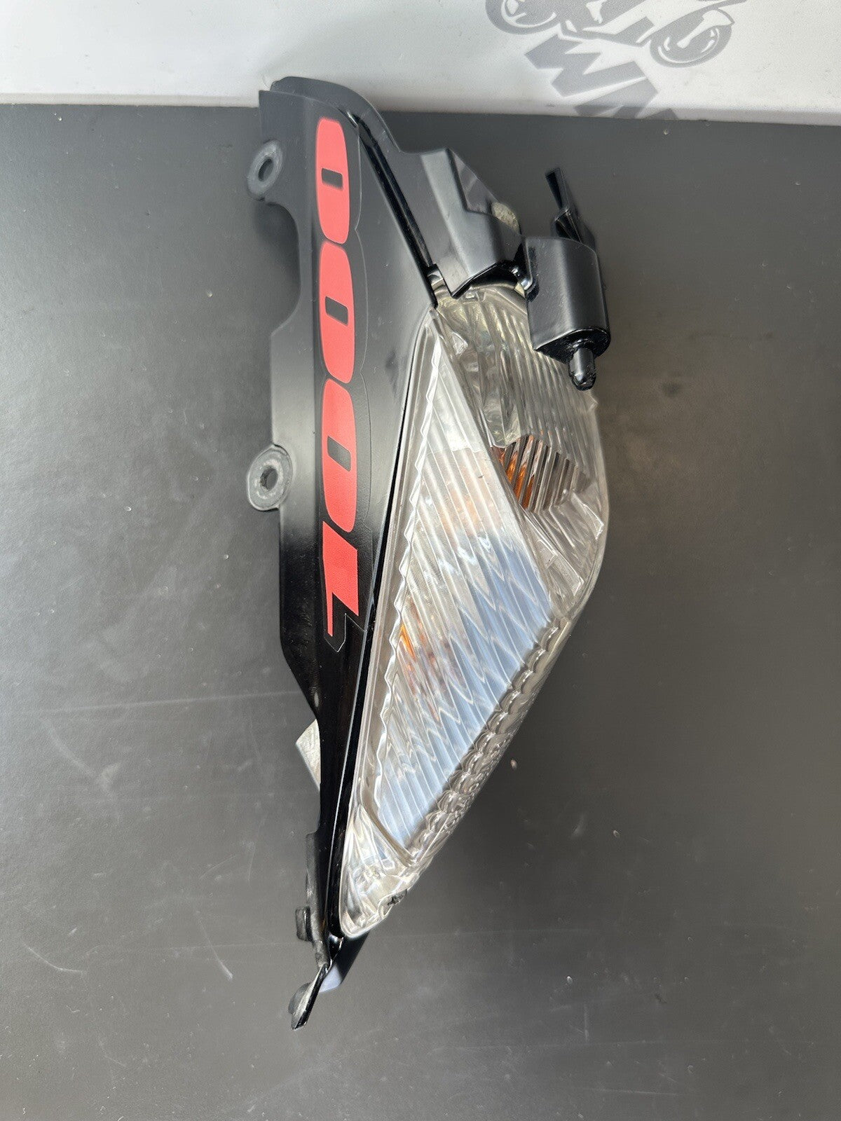 Suzuki GSXR 1000 2010 Rear Right Indicator & Surround 2009-2016 33,787 Miles OEM