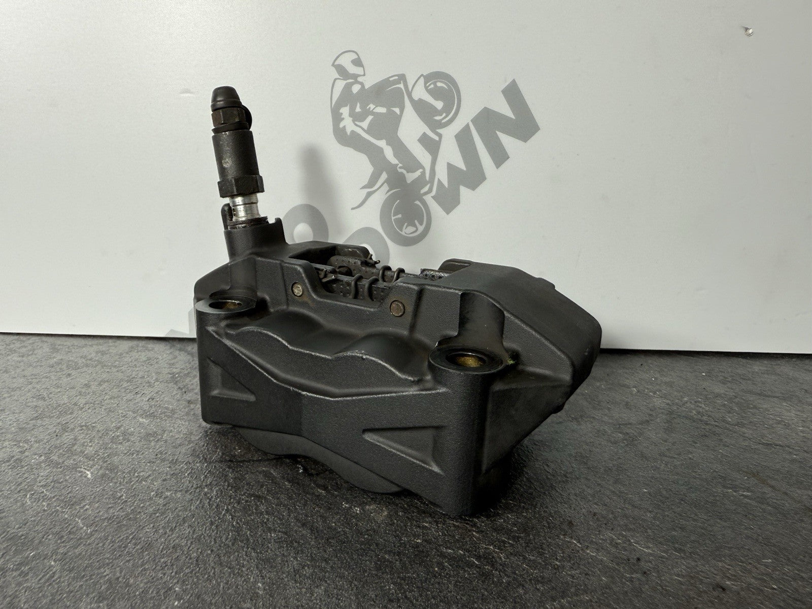 Yamaha YZF R125 R 125 2014 Front Brake Caliper & Pads 26983 Miles 2008-2018