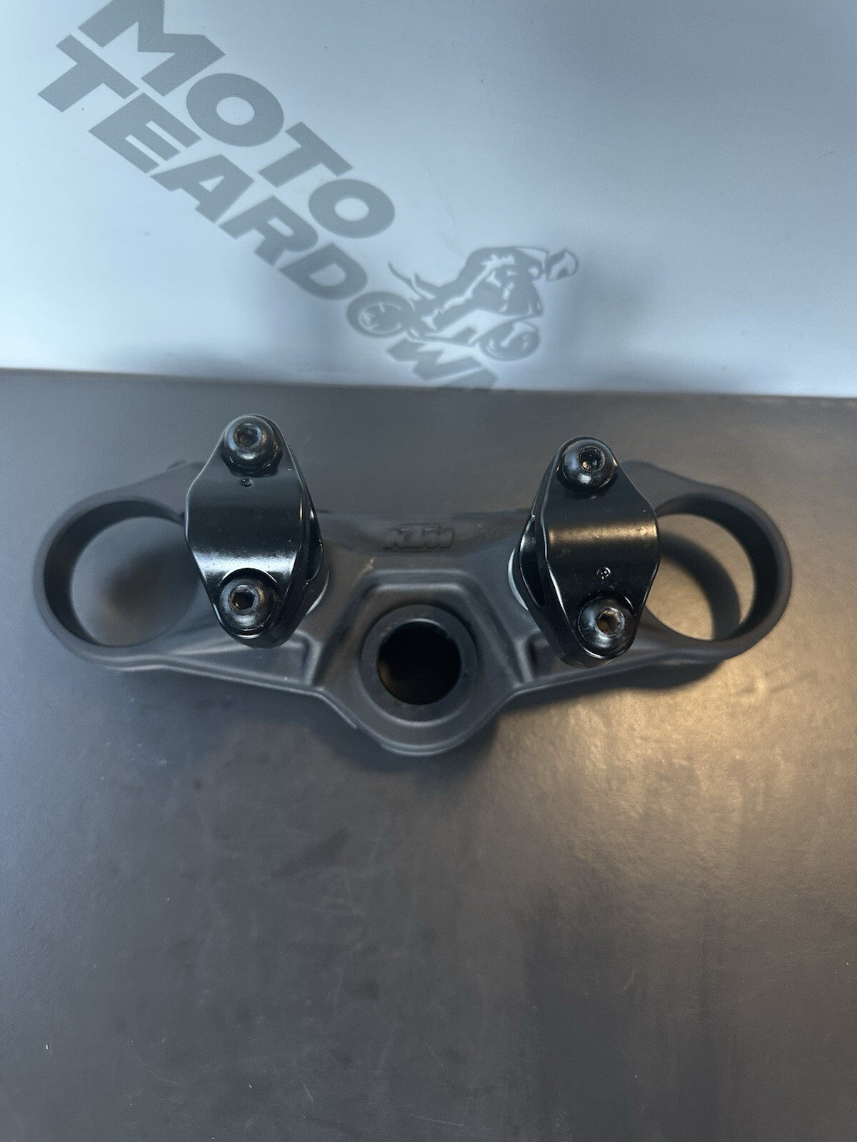 KTM 125 Duke top yoke Top Clamp Upper Yoke Upper Clamp 2024- Only 51 Miles OEM