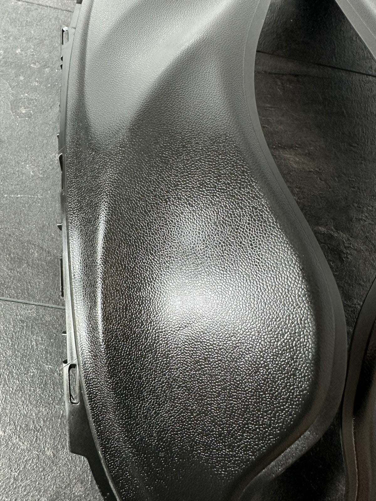 Suzuki GSXR 1300 2016 HAYABUSA Side Fairing Infill Tank Panels 18408 Miles OEM