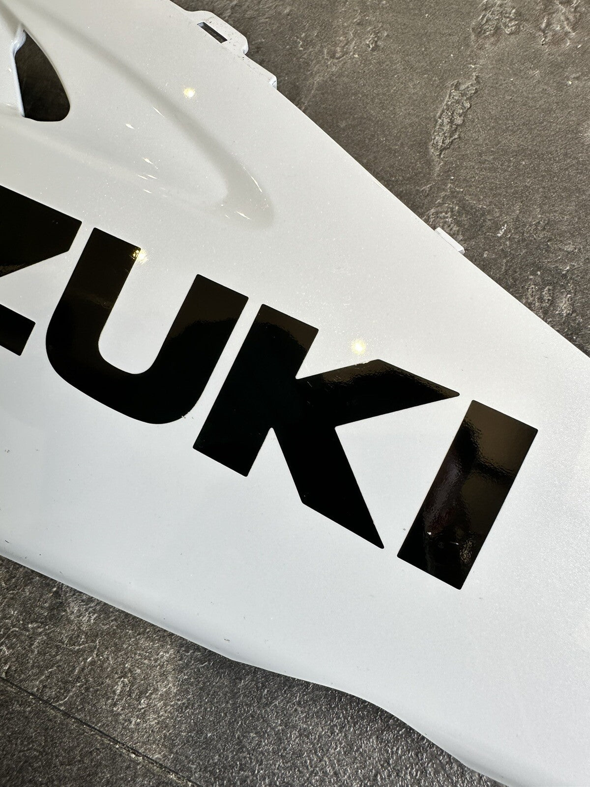 Suzuki GSXR 1000 2009 Right Belly Pan Lower Fairing Cowl 2009-2016 9715 Miles