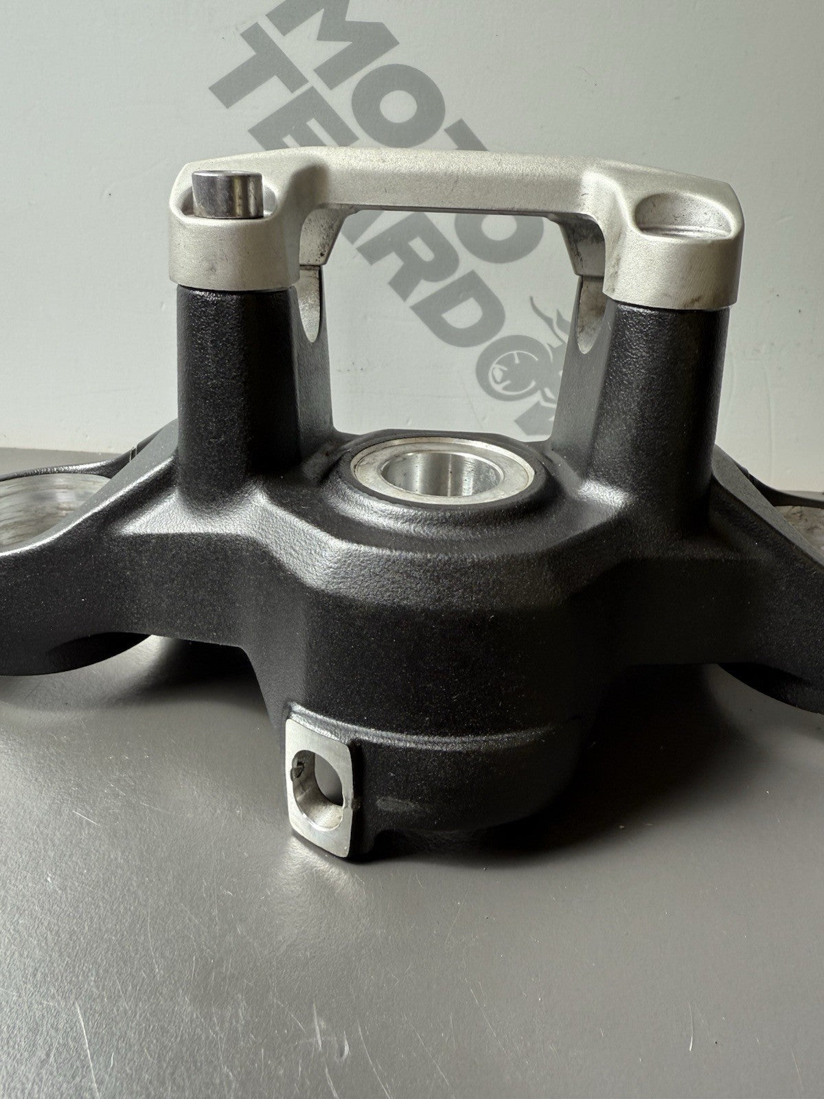 Triumph Trident 660 Top Yoke & Risers Clamps T2043132 Trident 660 2021-2024 OEM